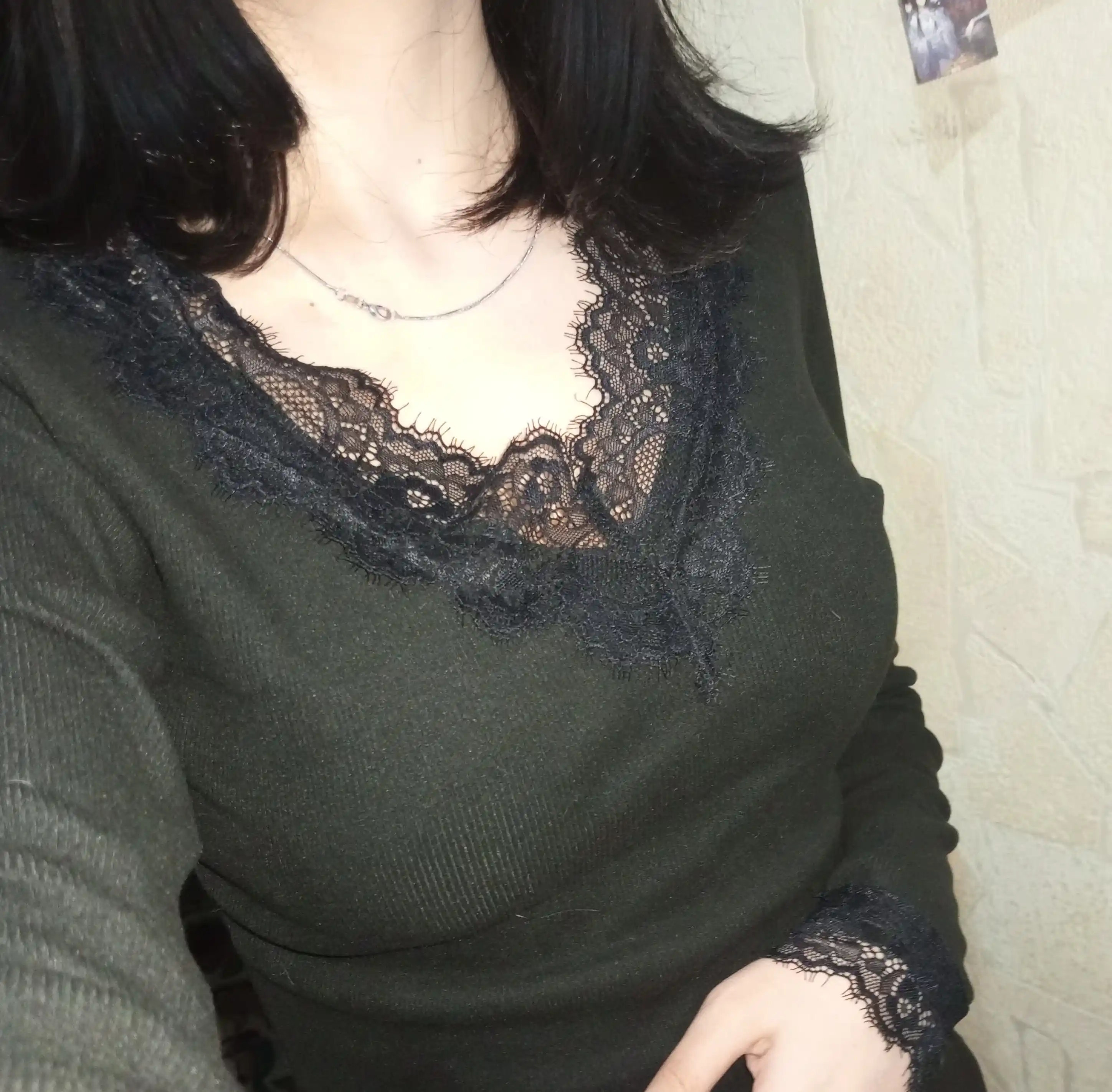 Лонгслив женский с кружевом базовый трикотажный кофта с длинным рукавом V-образный вырез