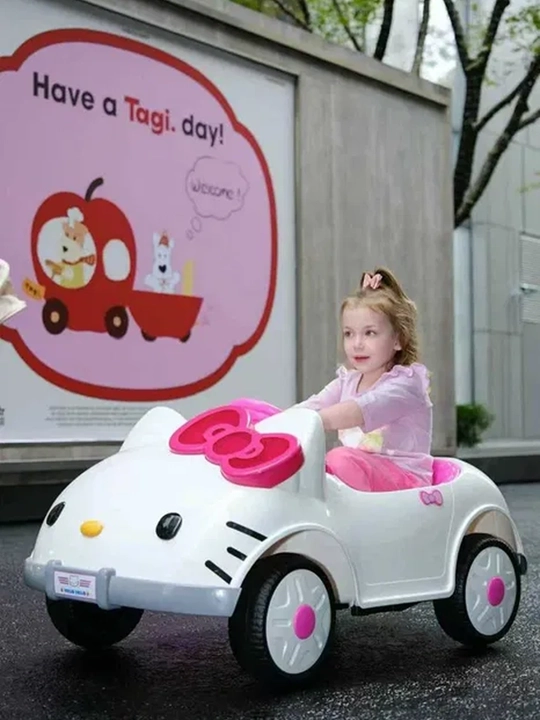 «Hello Kitty» bolalar еlektromashinasi boshqaruv pultli