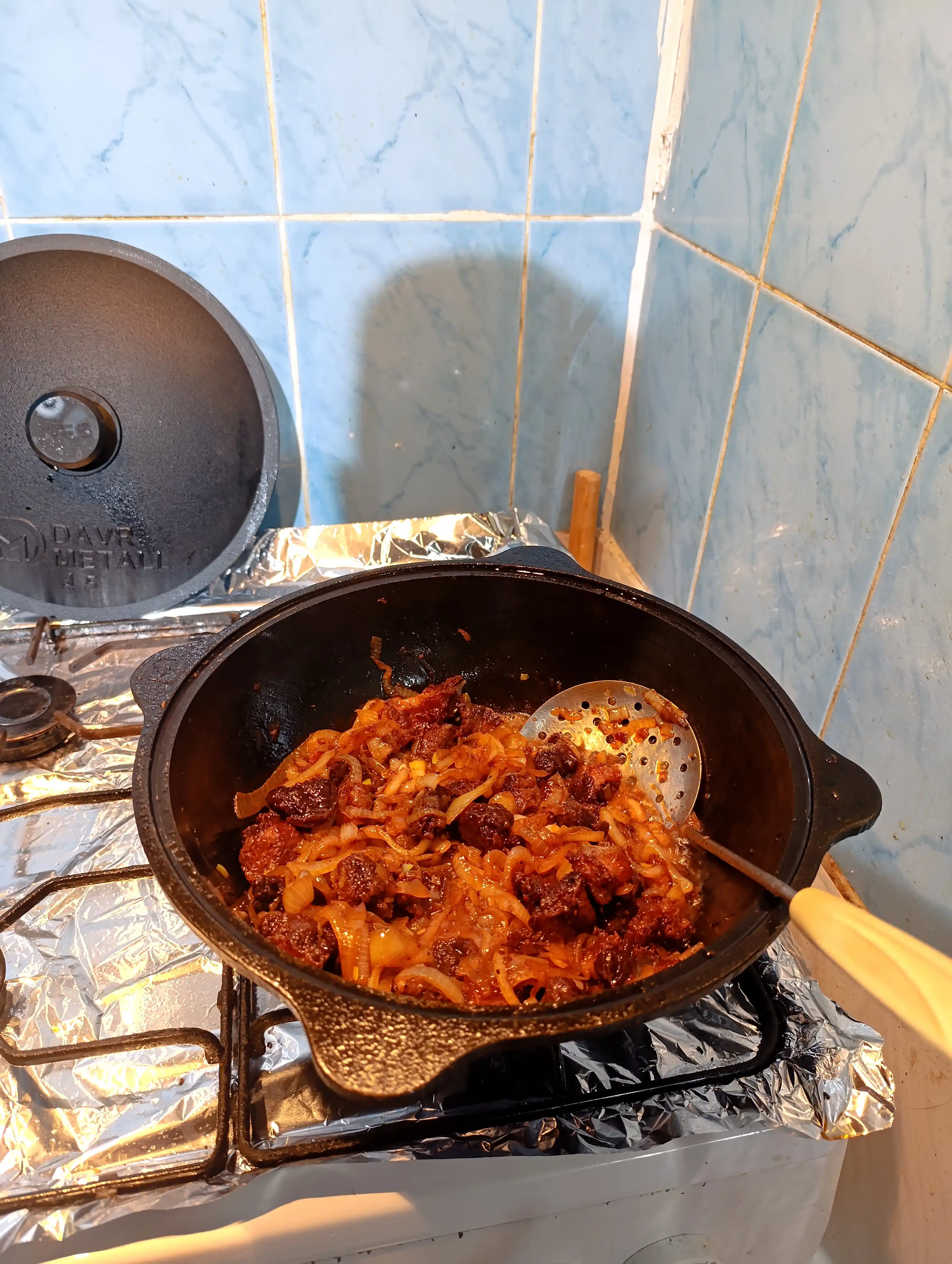 Казан чугунный с крышкой