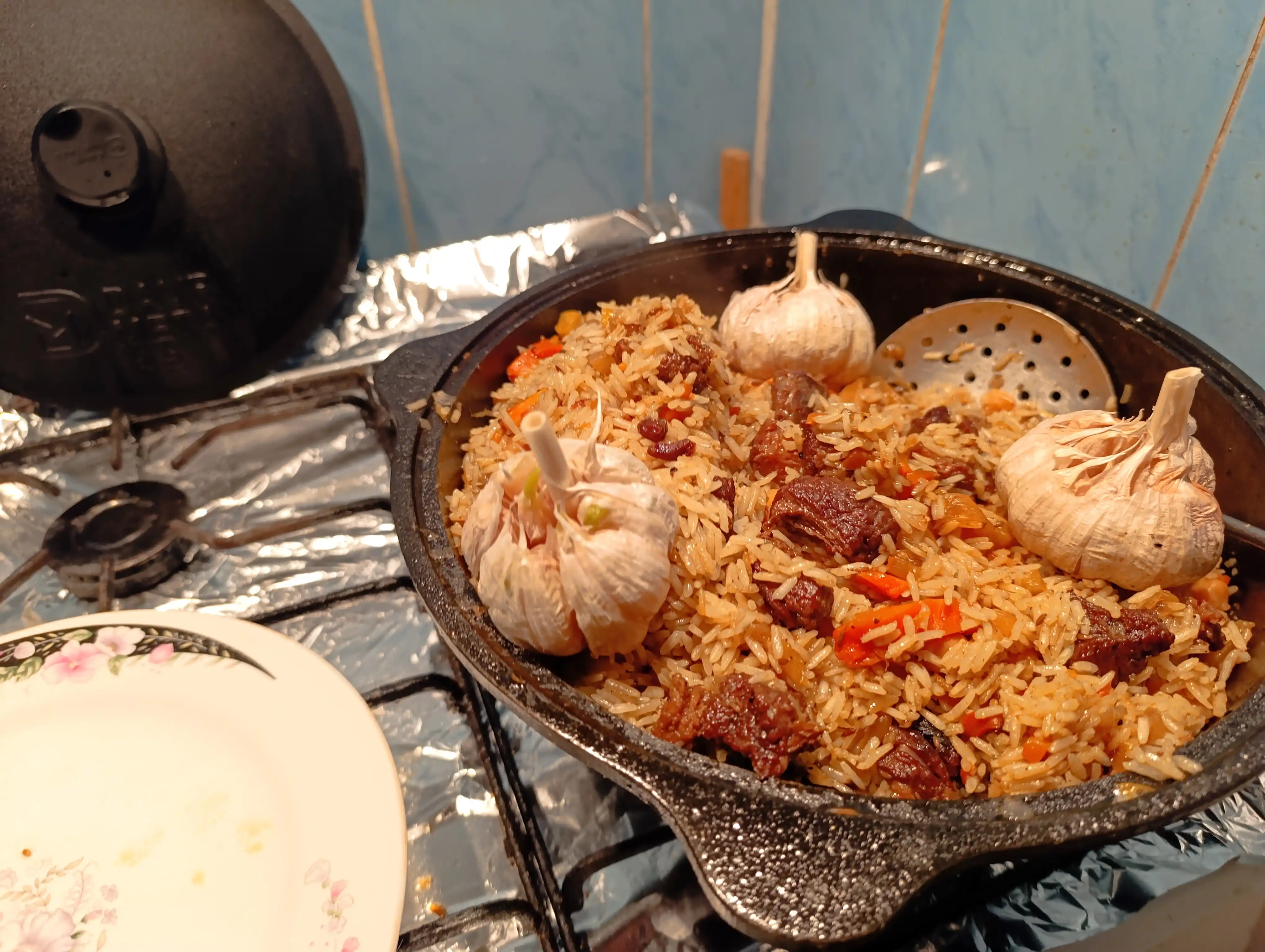 Казан чугунный с крышкой