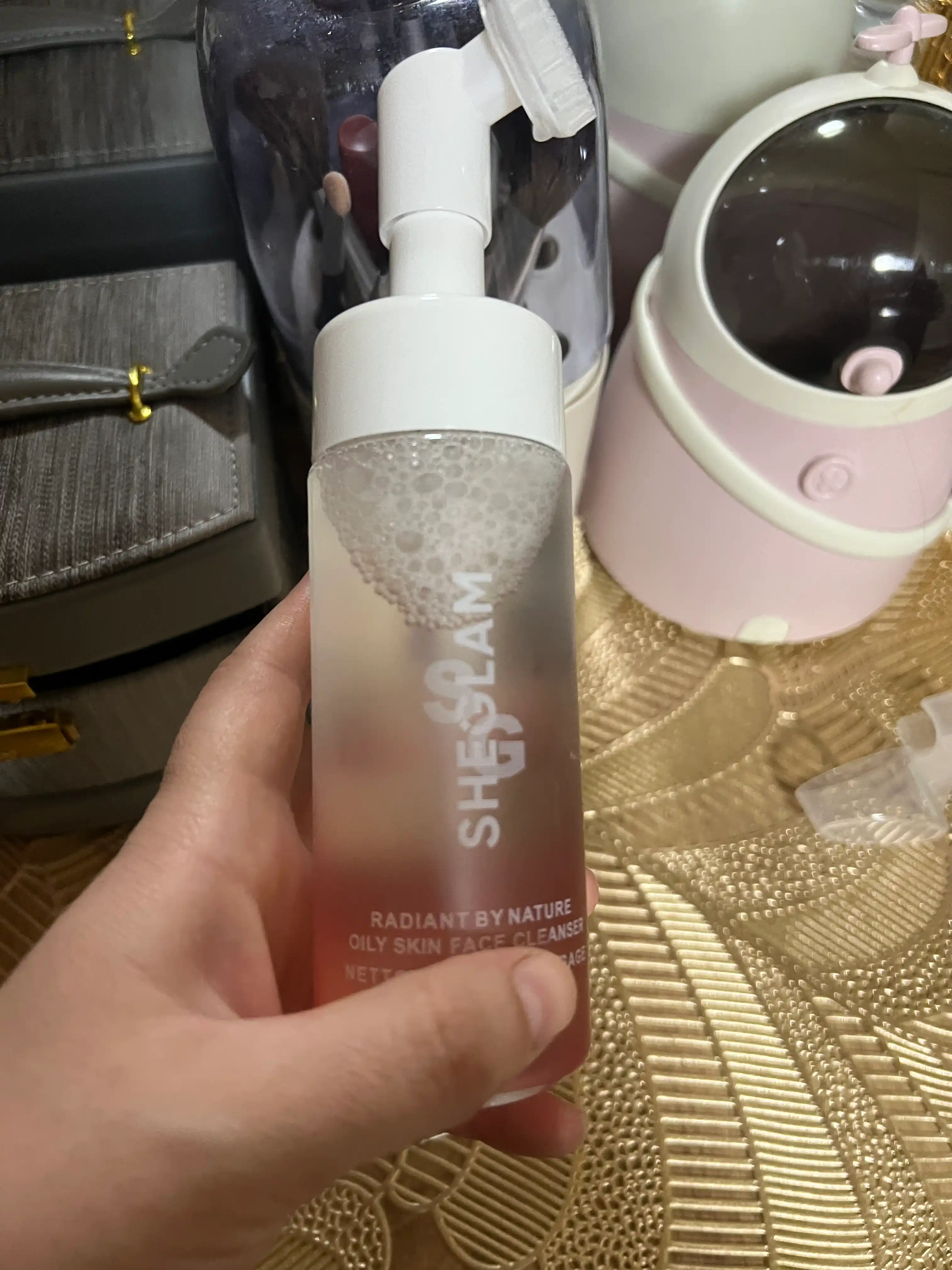 Пенка для умывания лица Sheglam, oчищающая, увлажняющая, с массажной щеткой