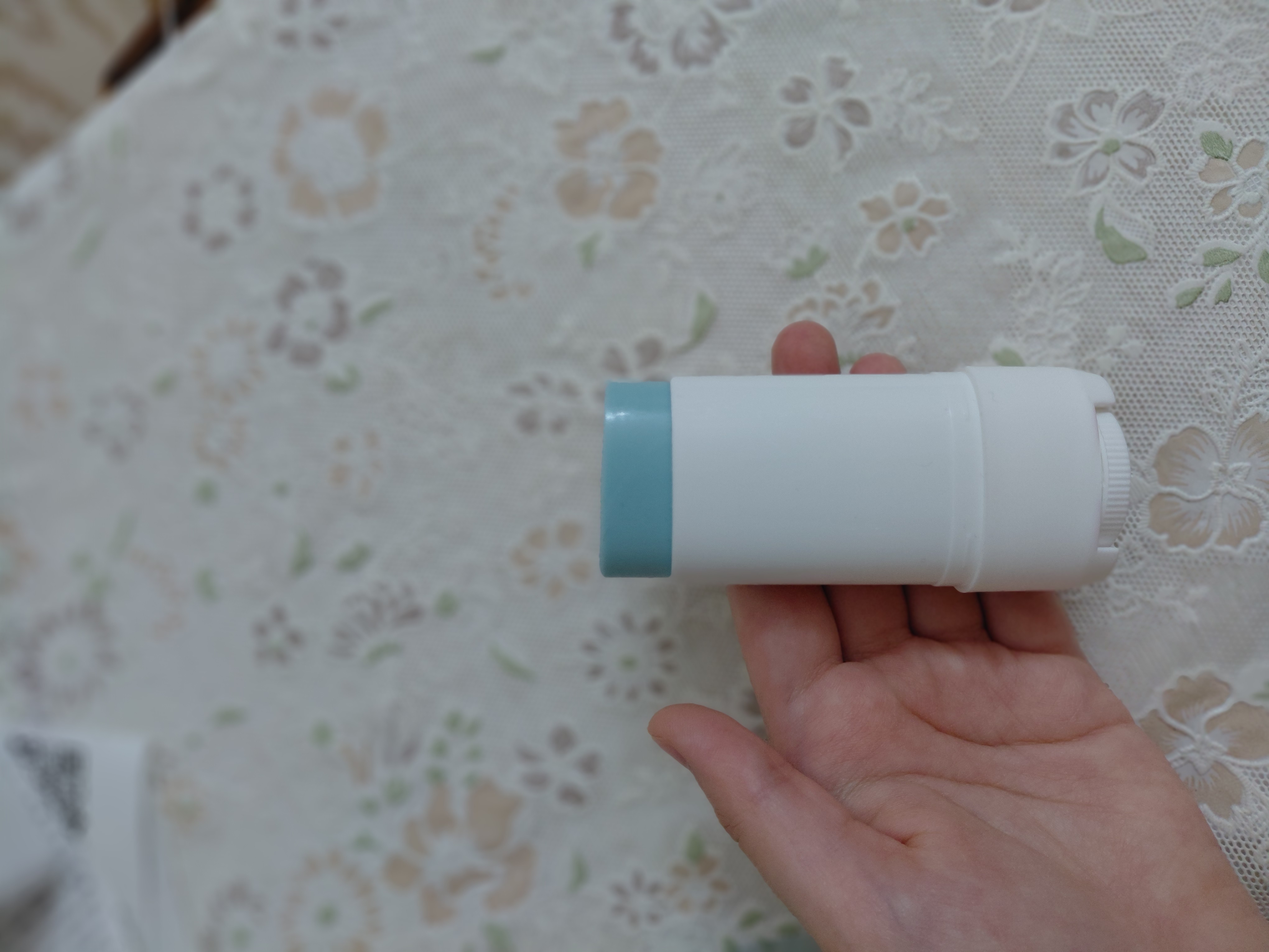 SPF-stik yuz va tana uchun quyoshdan himoya qiluvchi va namlantiruvchi SPF50+