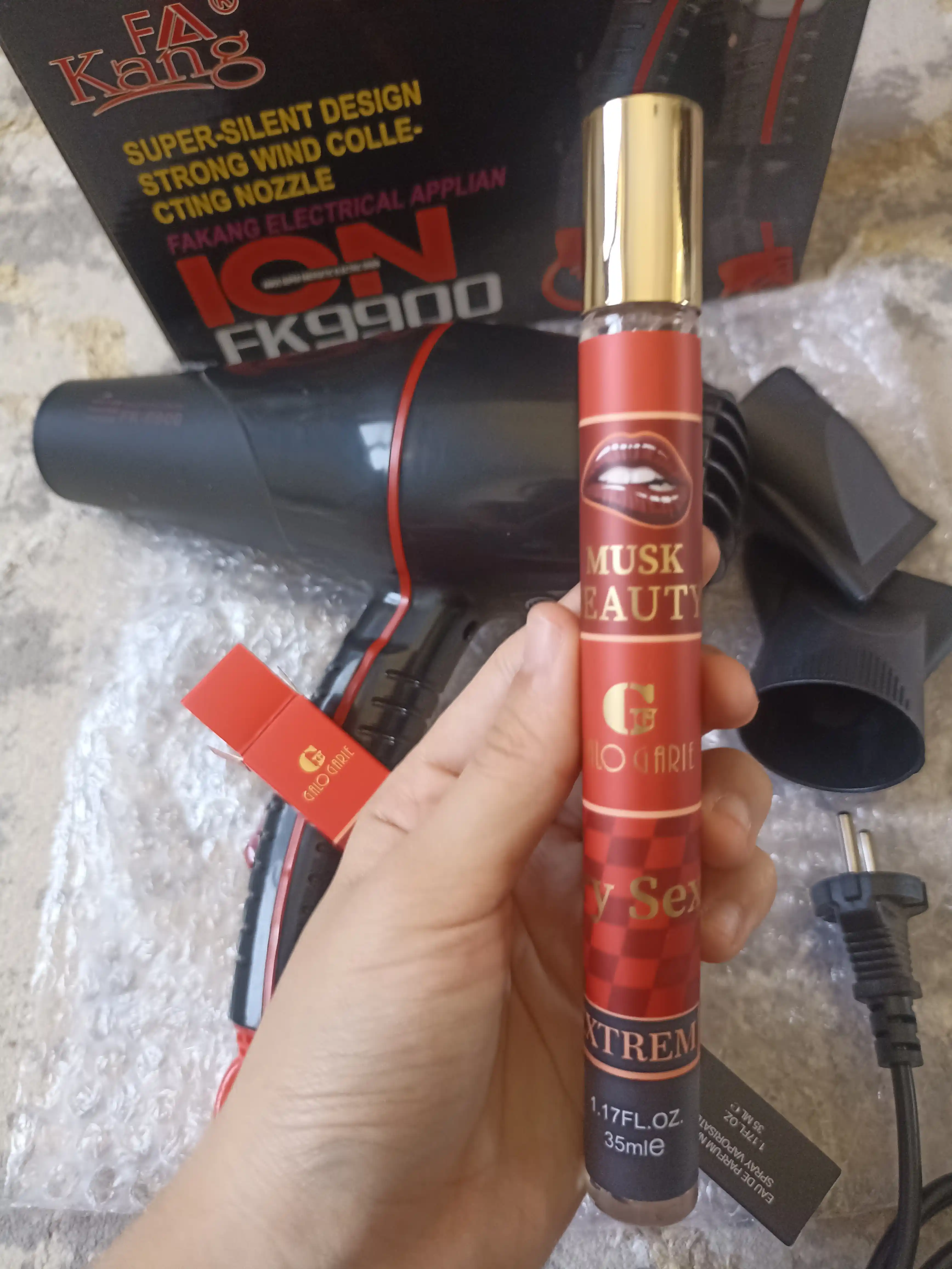 Soch quritish va turmaklash uchun professional fen + sovg‘aga atir, ayollar uchun