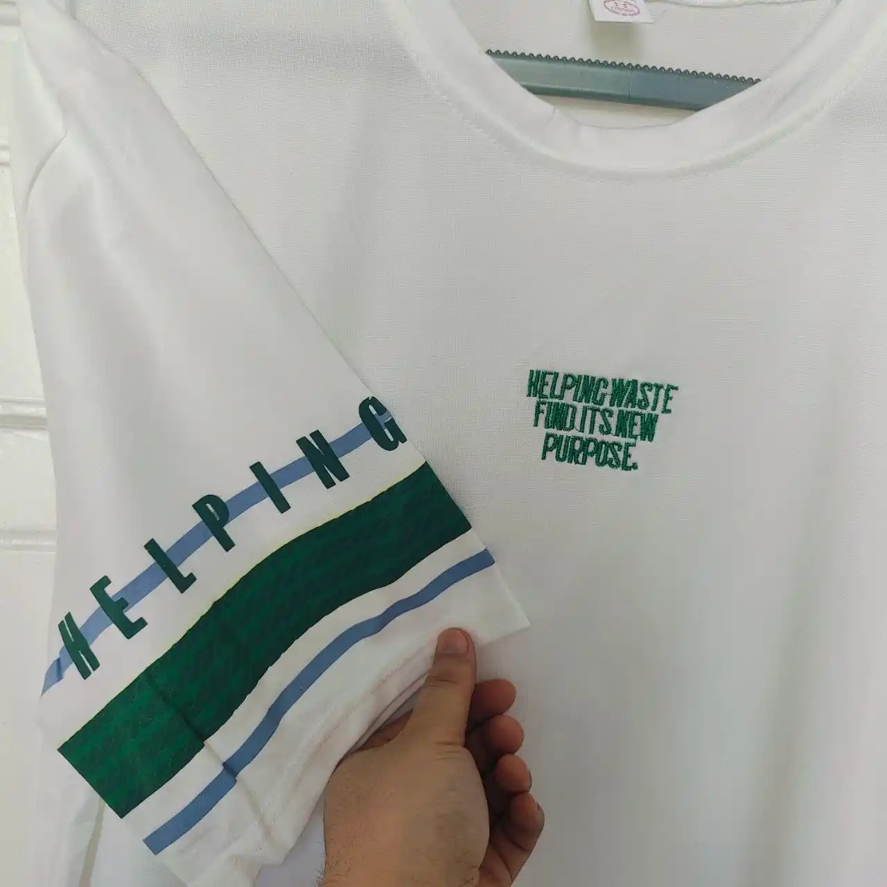 Ayollar futbolkasi, uniseks
