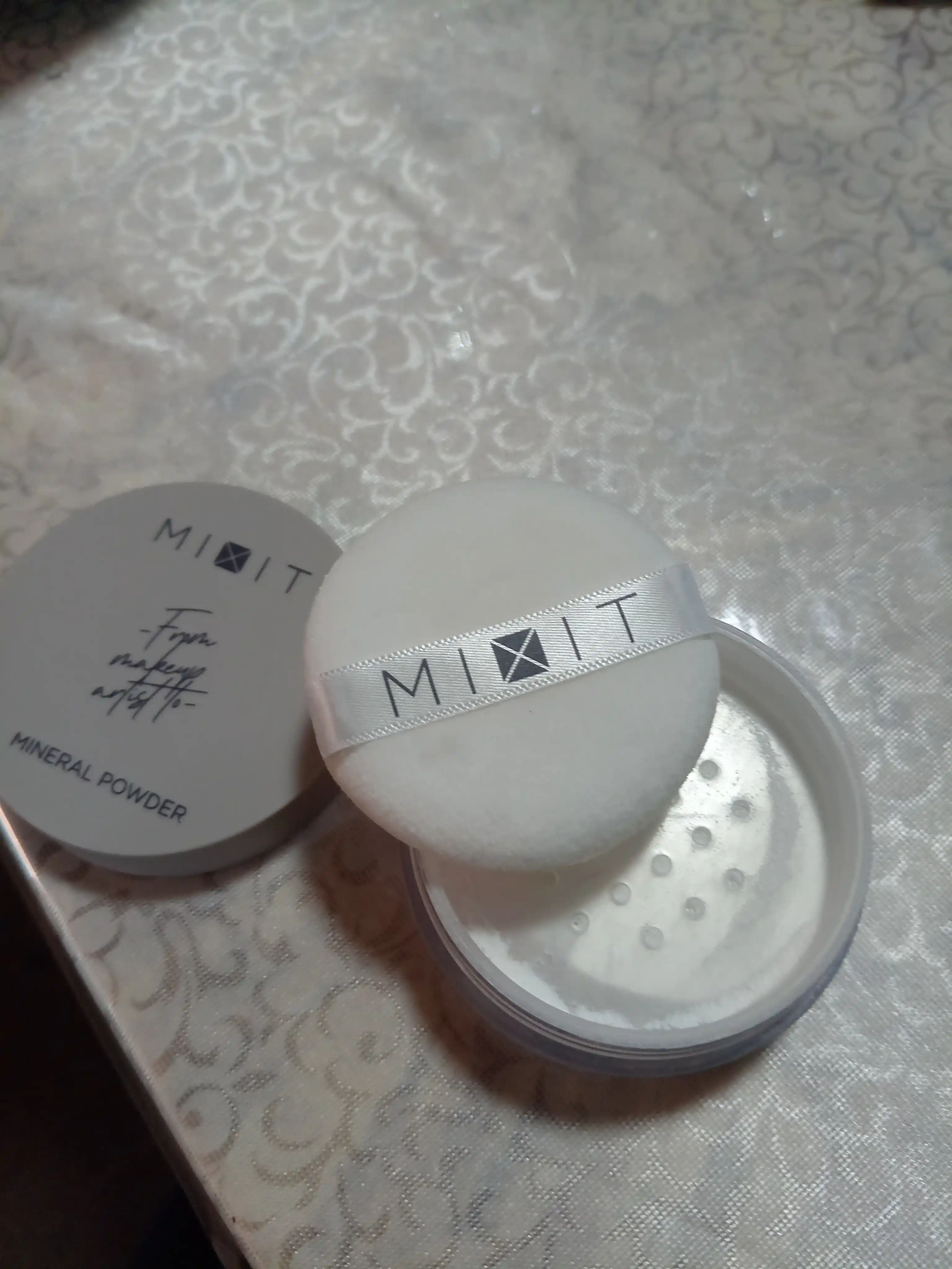 Fiksatsiya qiluvchi mineral upa, 30 ml — MIXIT Make Up Mineral Powder