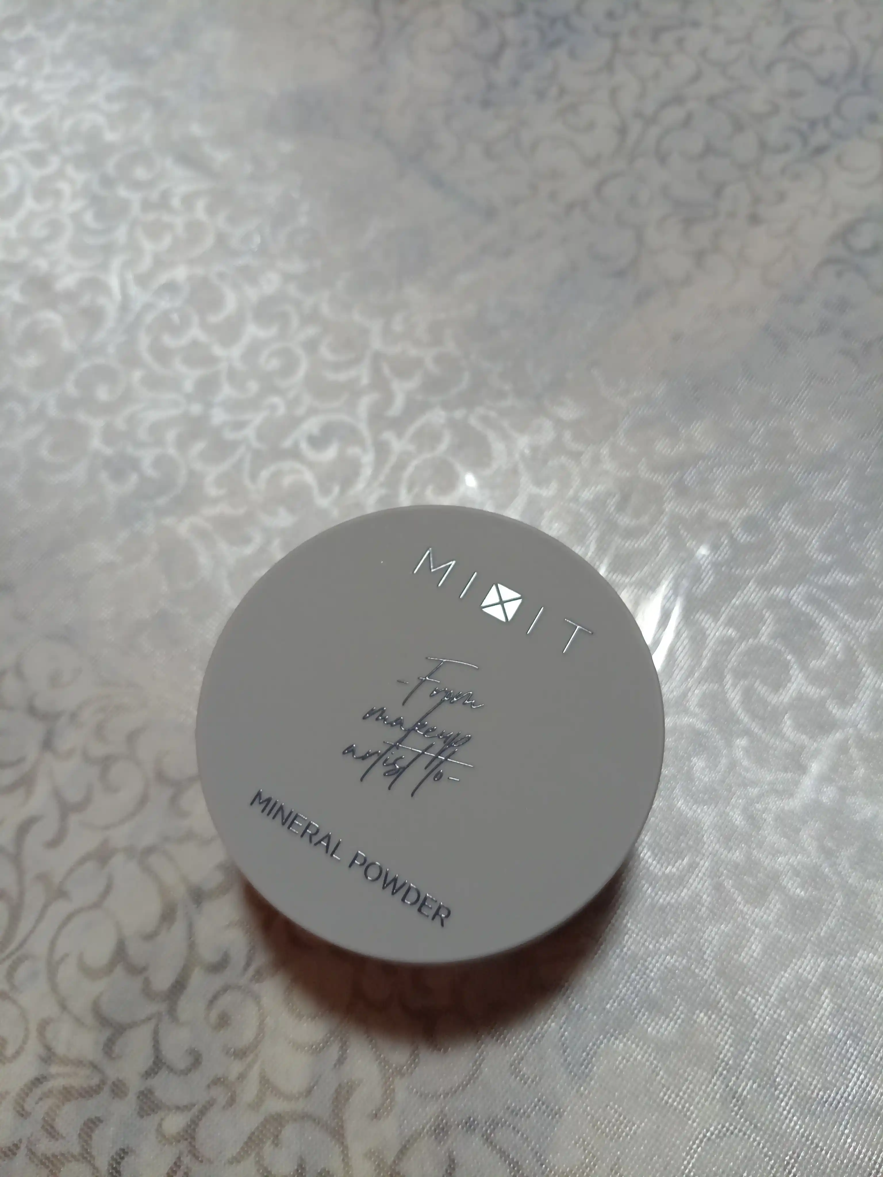 Fiksatsiya qiluvchi mineral upa, 30 ml — MIXIT Make Up Mineral Powder