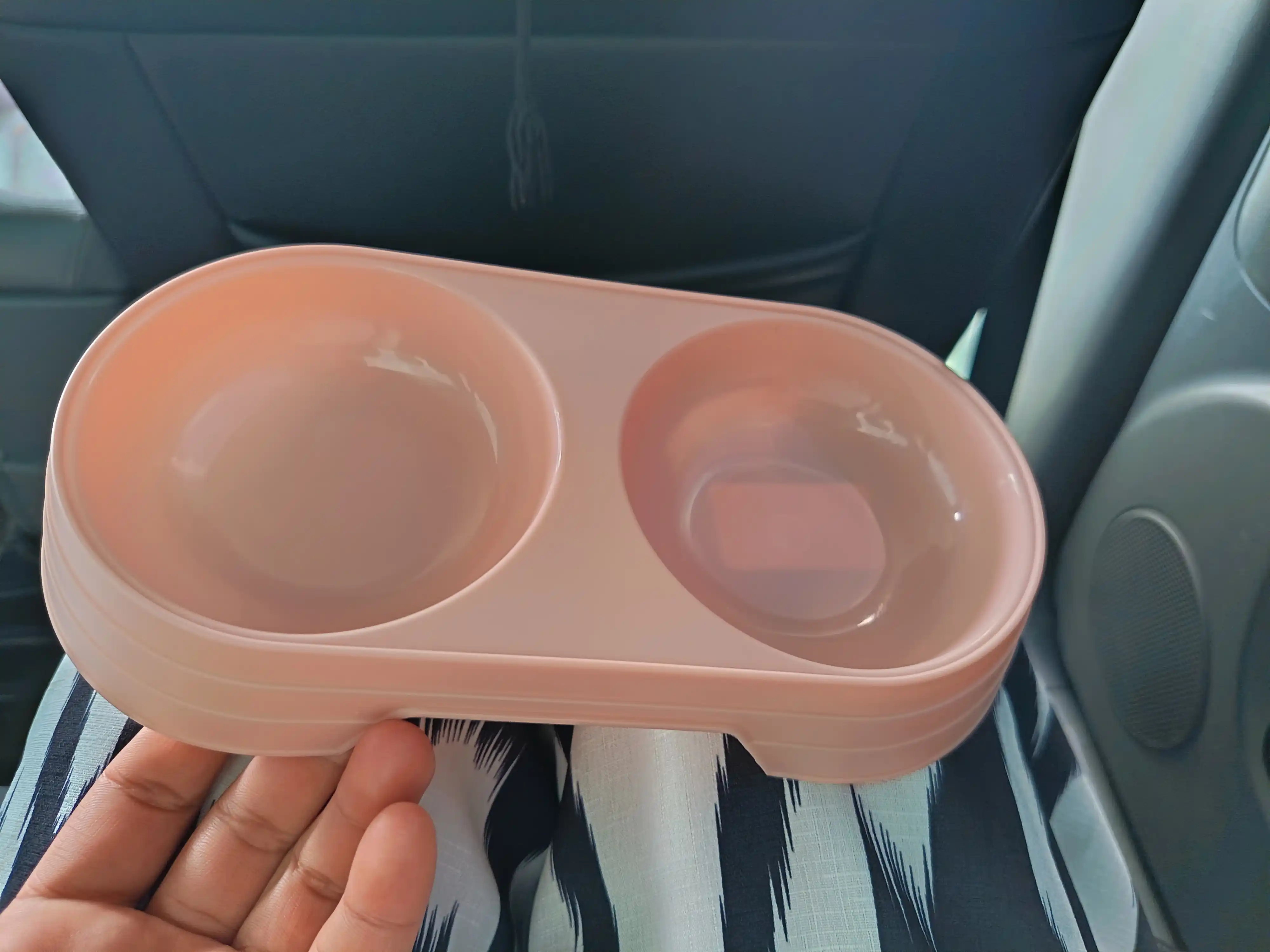 Mushuklar va itlar uchun ikki qismli idish, 150 ml, plastik