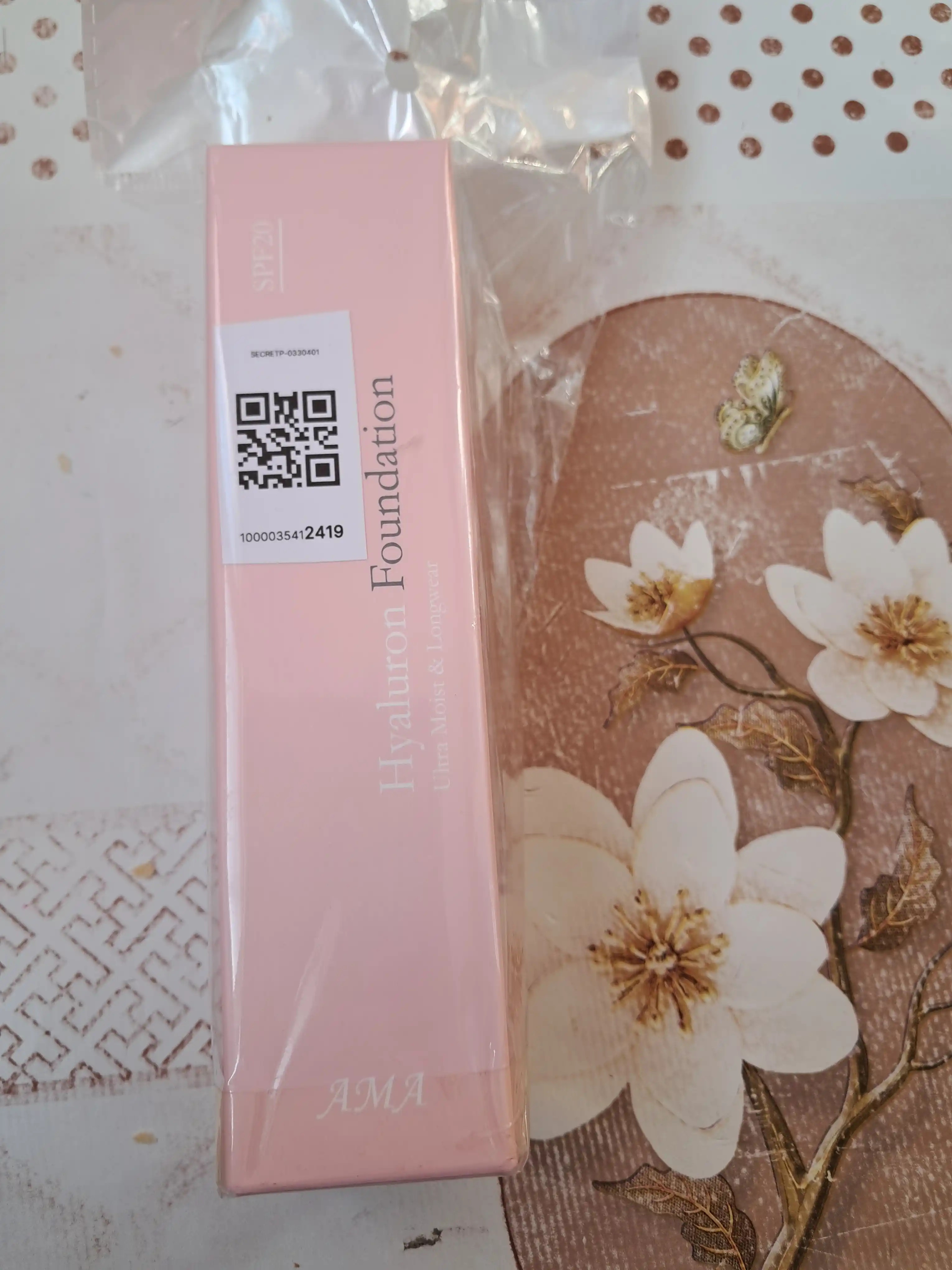 Тональный крем для лица AMA Hyaluron Foundation Ultra Most & Lonwear SPF20, 110 г, TON 21
