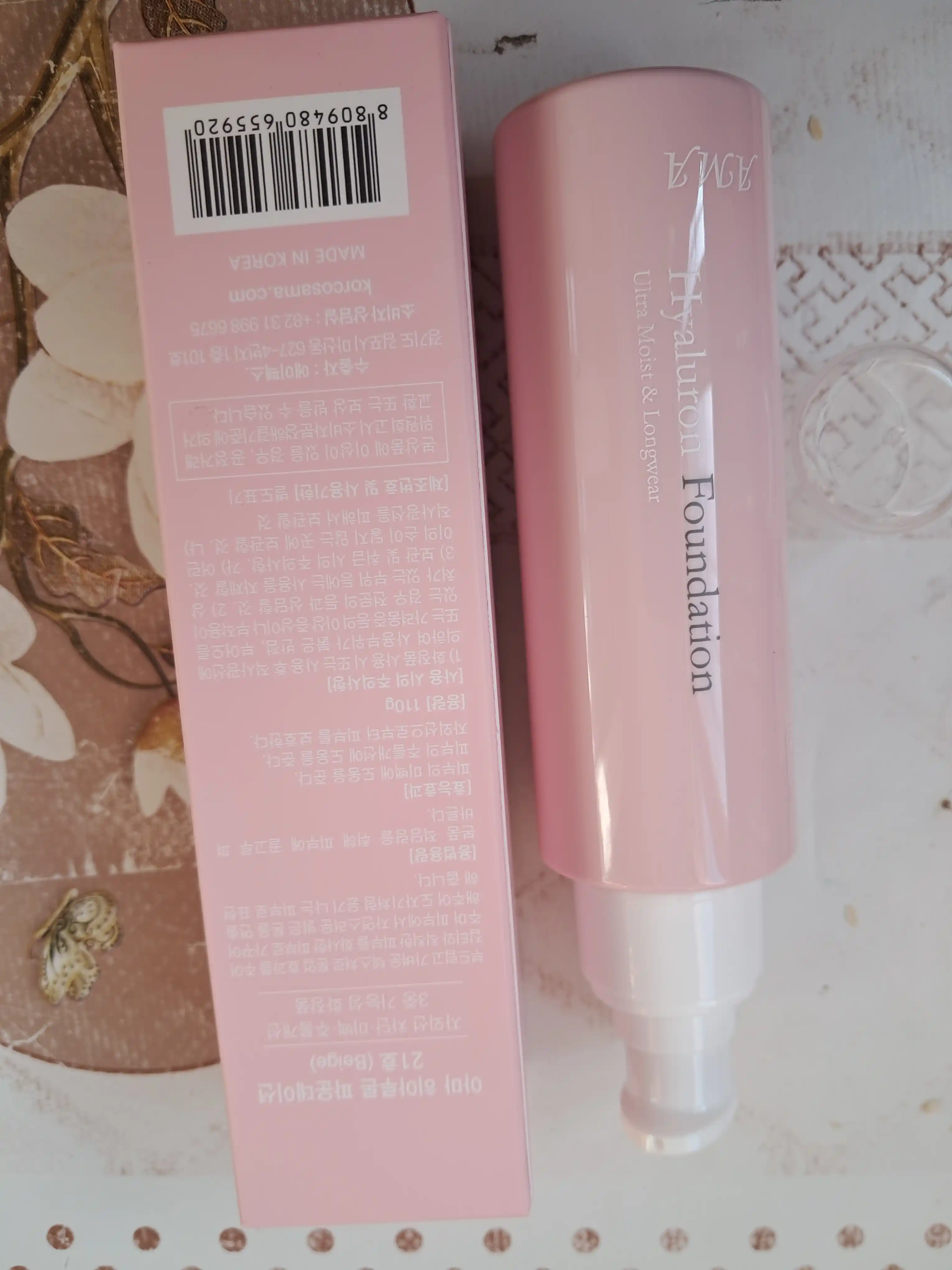Тональный крем для лица AMA Hyaluron Foundation Ultra Most & Lonwear SPF20, 110 г, TON 21