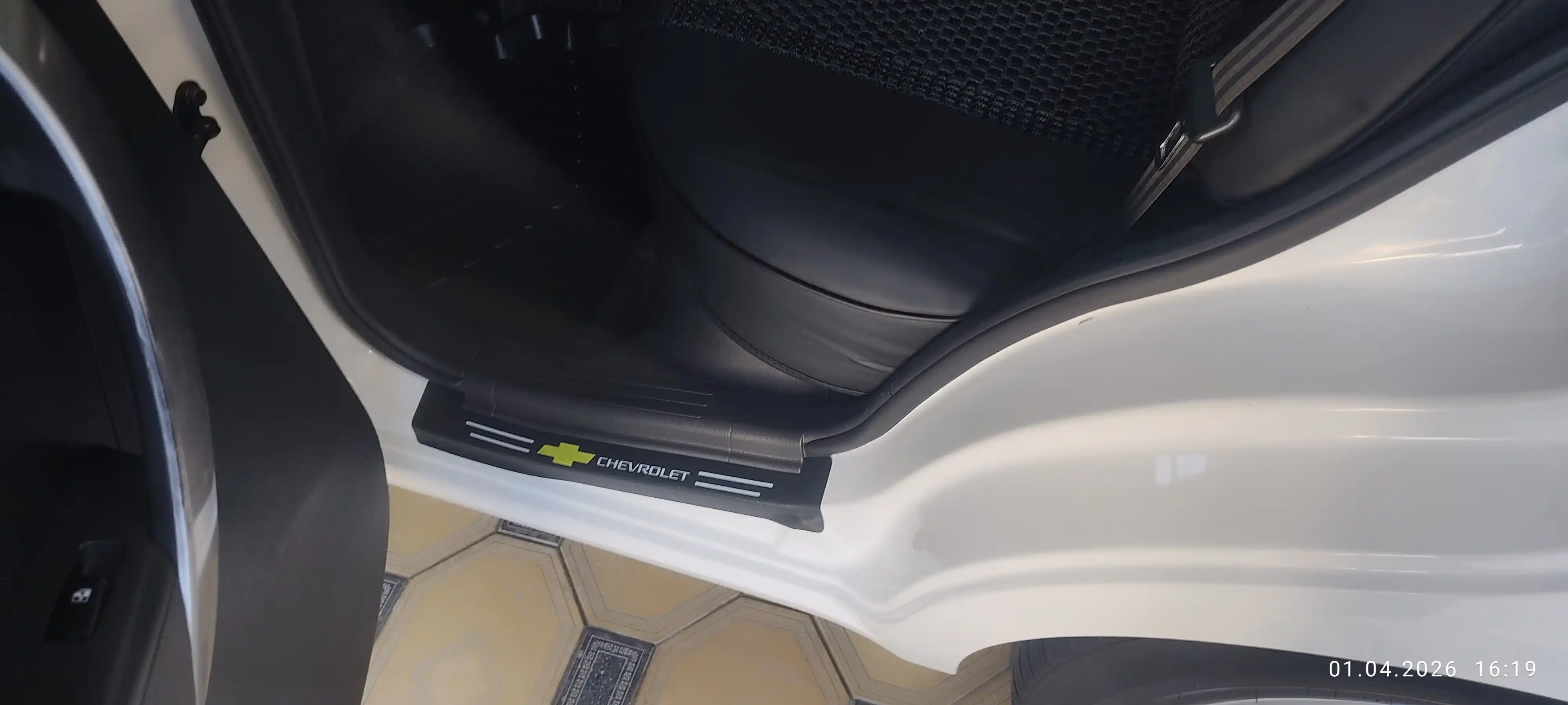 Chevrolet avtomobili uchun karbonli eshik ostonasi qoplamalari, himoya stikerlari
