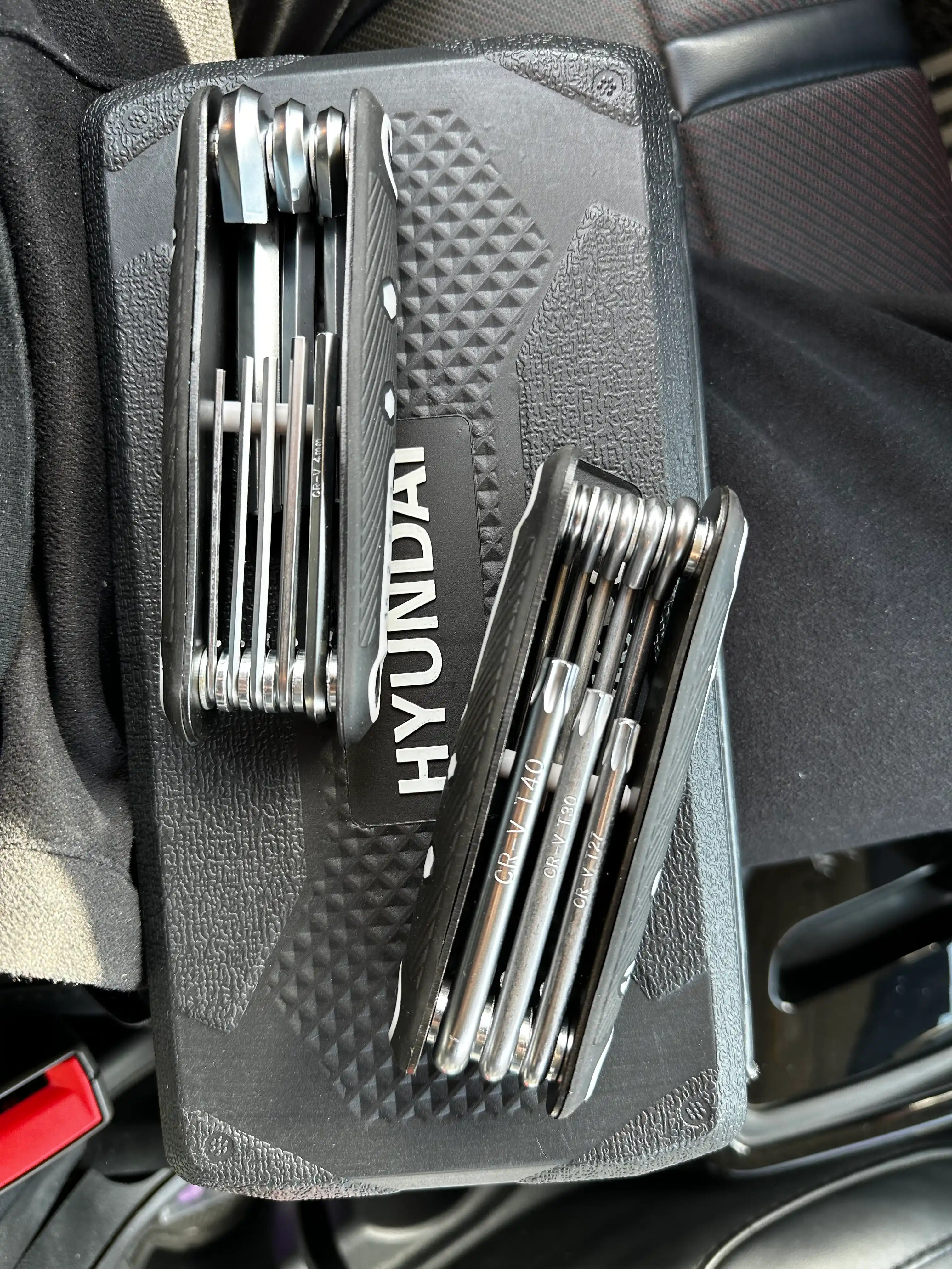 Universal buklanadigan kalitlar to‘plami: Hex / Torx - 8 dona HYUNDAI