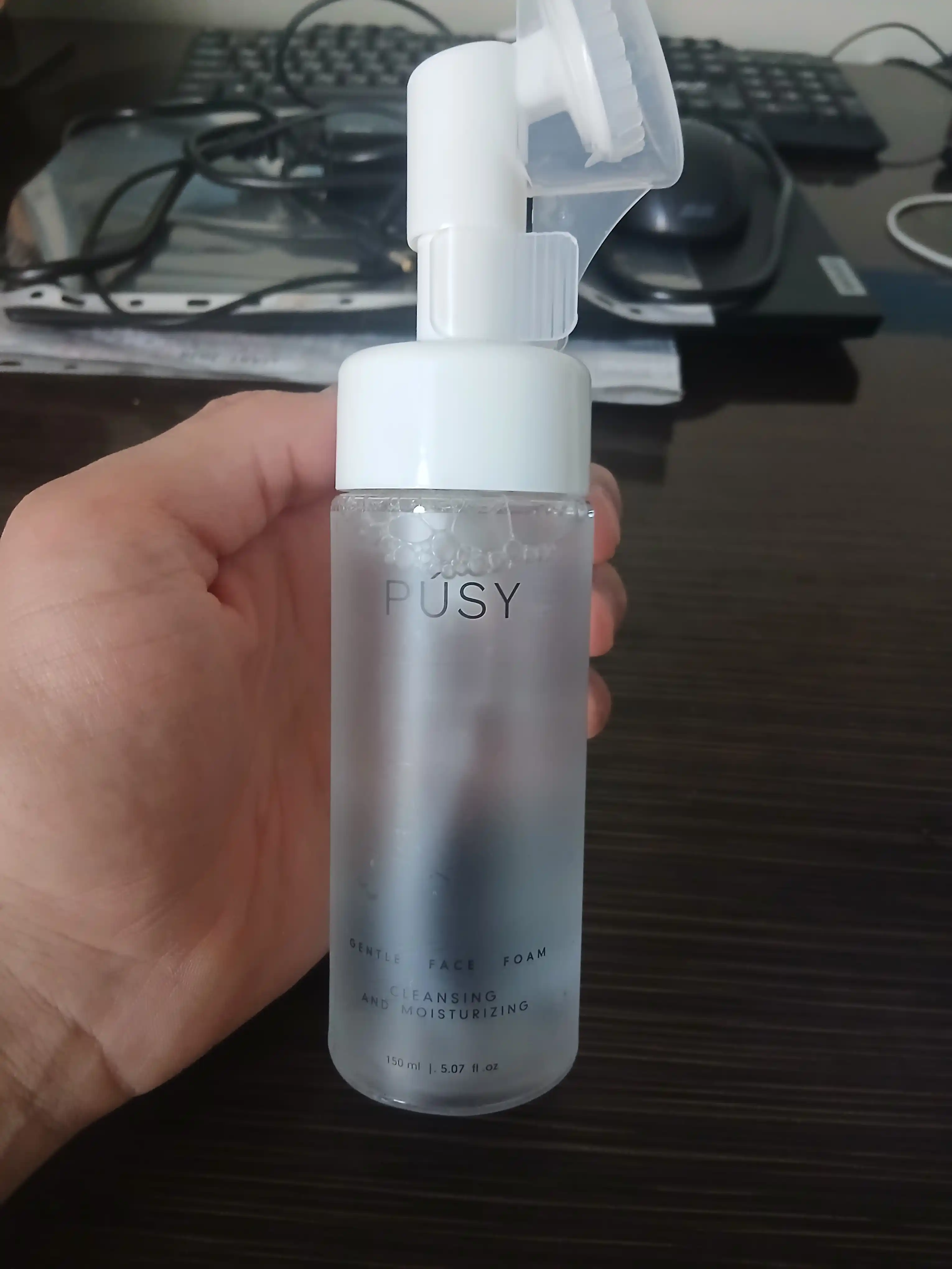 Пенка для умывания лица PUSY, oчищающая, увлажняющая, с массажной щеткой