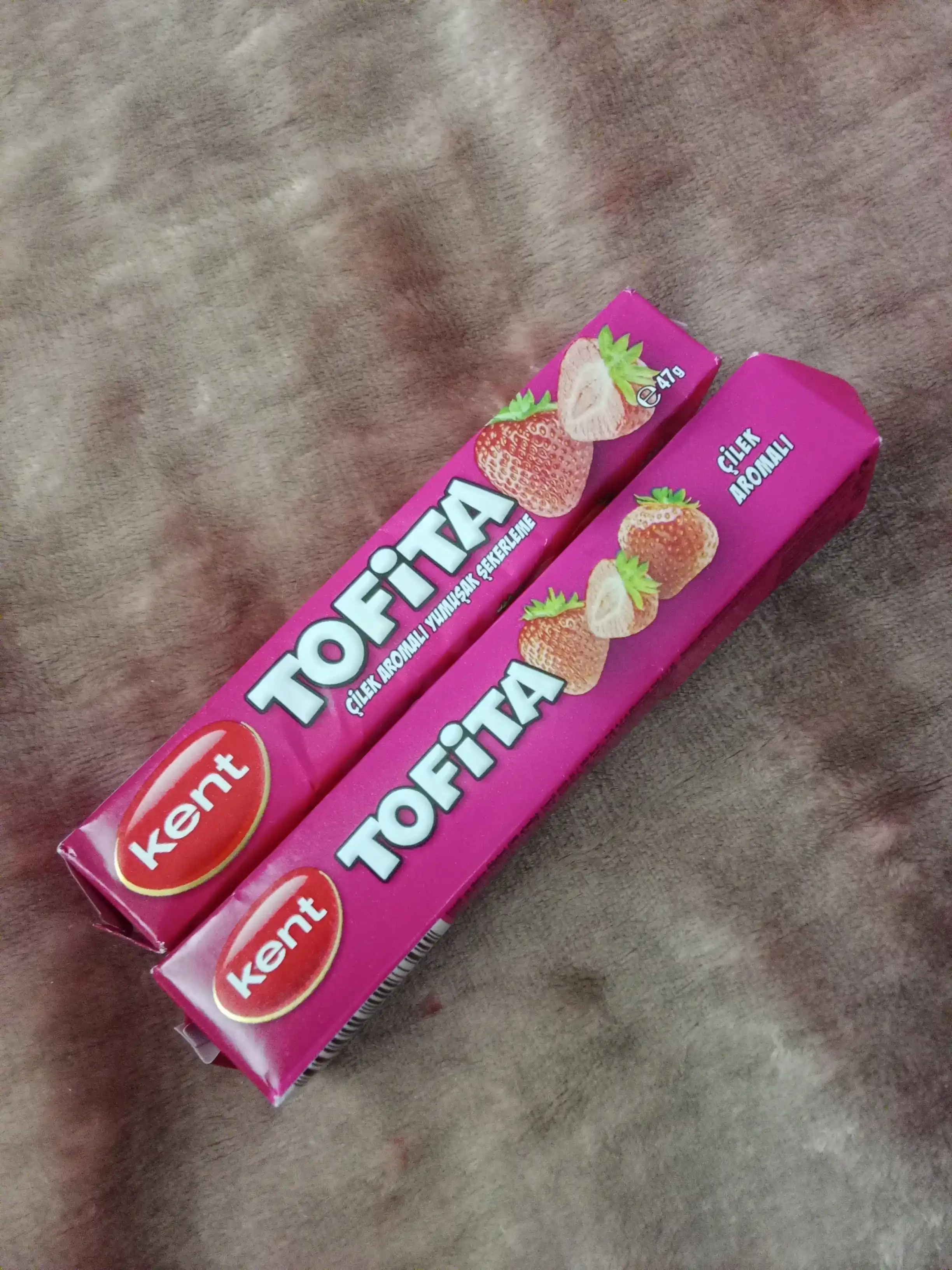 ИРИСКИ TOFITA КЛУБНИКА "TOFITA YUMI STRAWBERRY" 47G*20*12