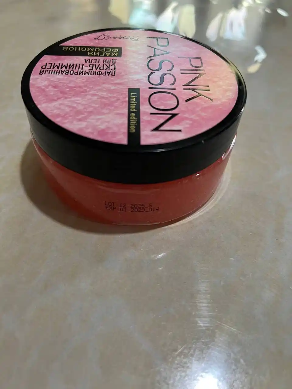 Pink Passion attorlik shimmeri tana uchun skrab, 200 g, yaltiroq effektli