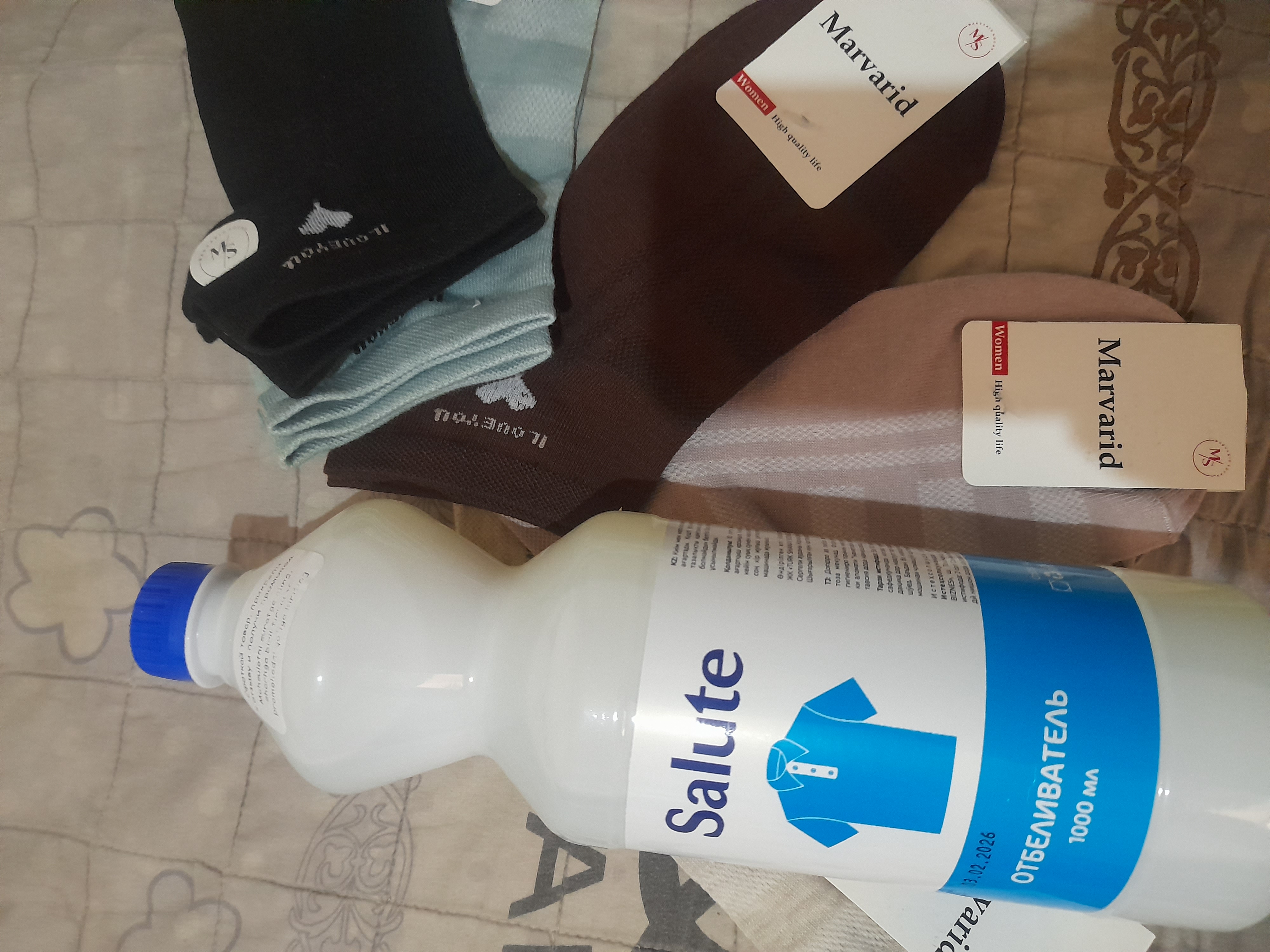 Oq kir yuvish uchun "Salute Red" va "Blue Power" oqartirgichi, 1 l