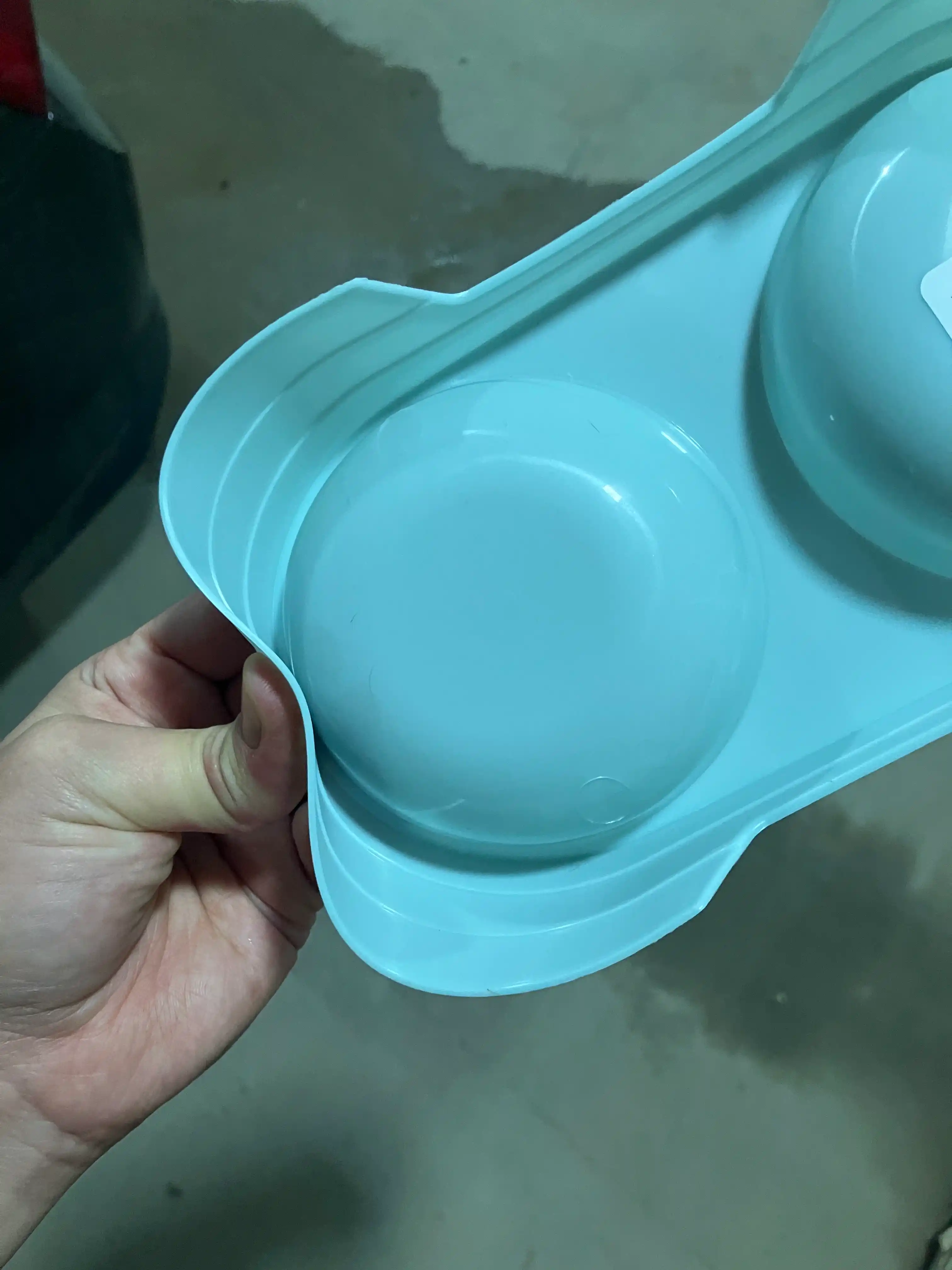 Mushuklar va itlar uchun ikki qismli idish, 150 ml, plastik