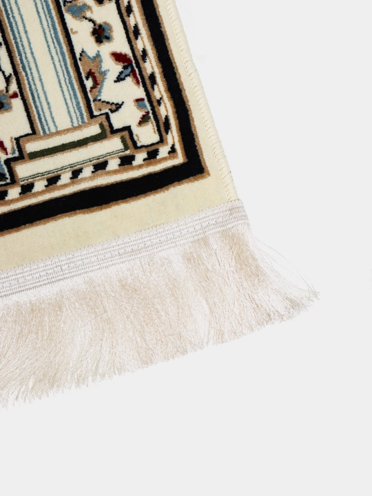Joynamoz Madina, Mada Carpets mahsuloti, yumshoq va mayin yuza, gilamdek baquvvat sifat