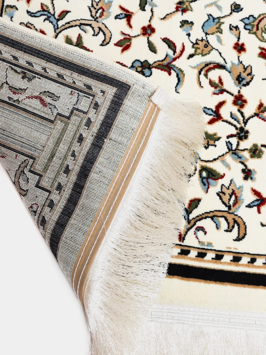 Joynamoz Madina, Mada Carpets mahsuloti, yumshoq va mayin yuza, gilamdek baquvvat sifat