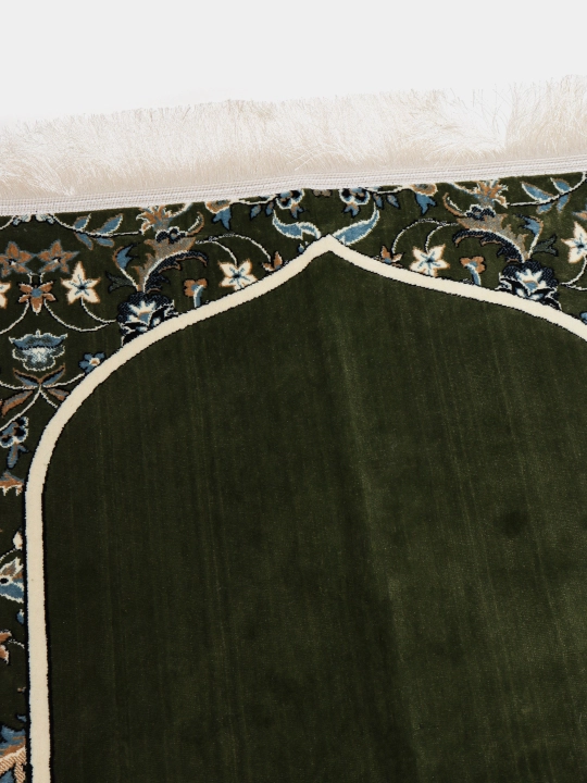 Joynamoz Madina, Mada Carpets mahsuloti, yumshoq va mayin yuza, gilamdek baquvvat sifat