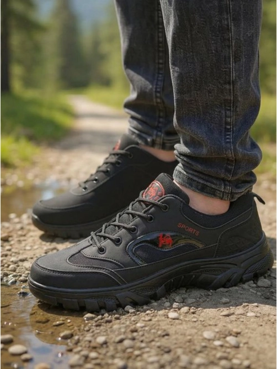 Erkaklar treking krossovkalari, kuzgi - qishki botinkalar