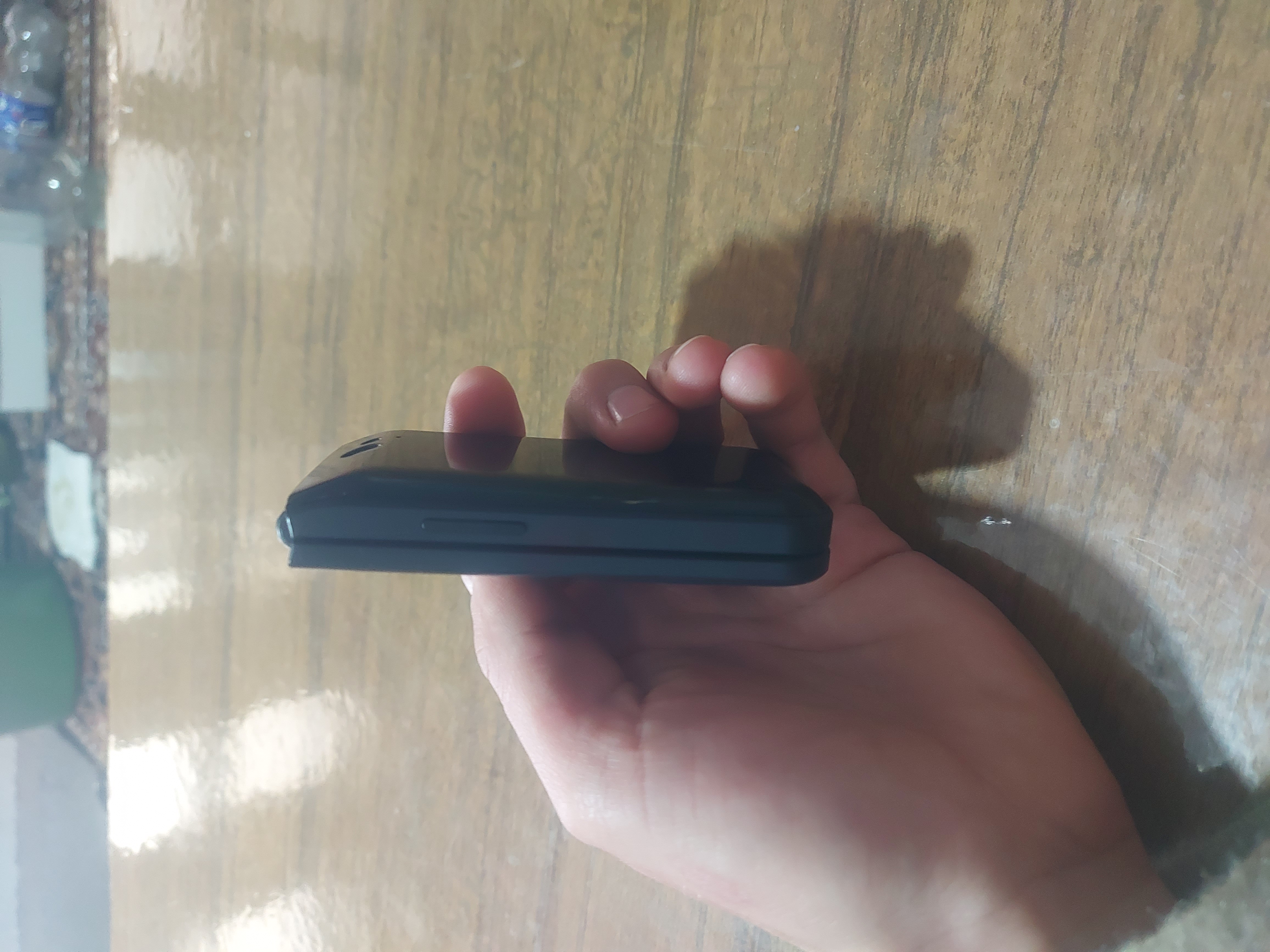 Tugmali telefon knopkali telefon 2 ta sim karta tushadi sfati zor Batareysi yaxshi