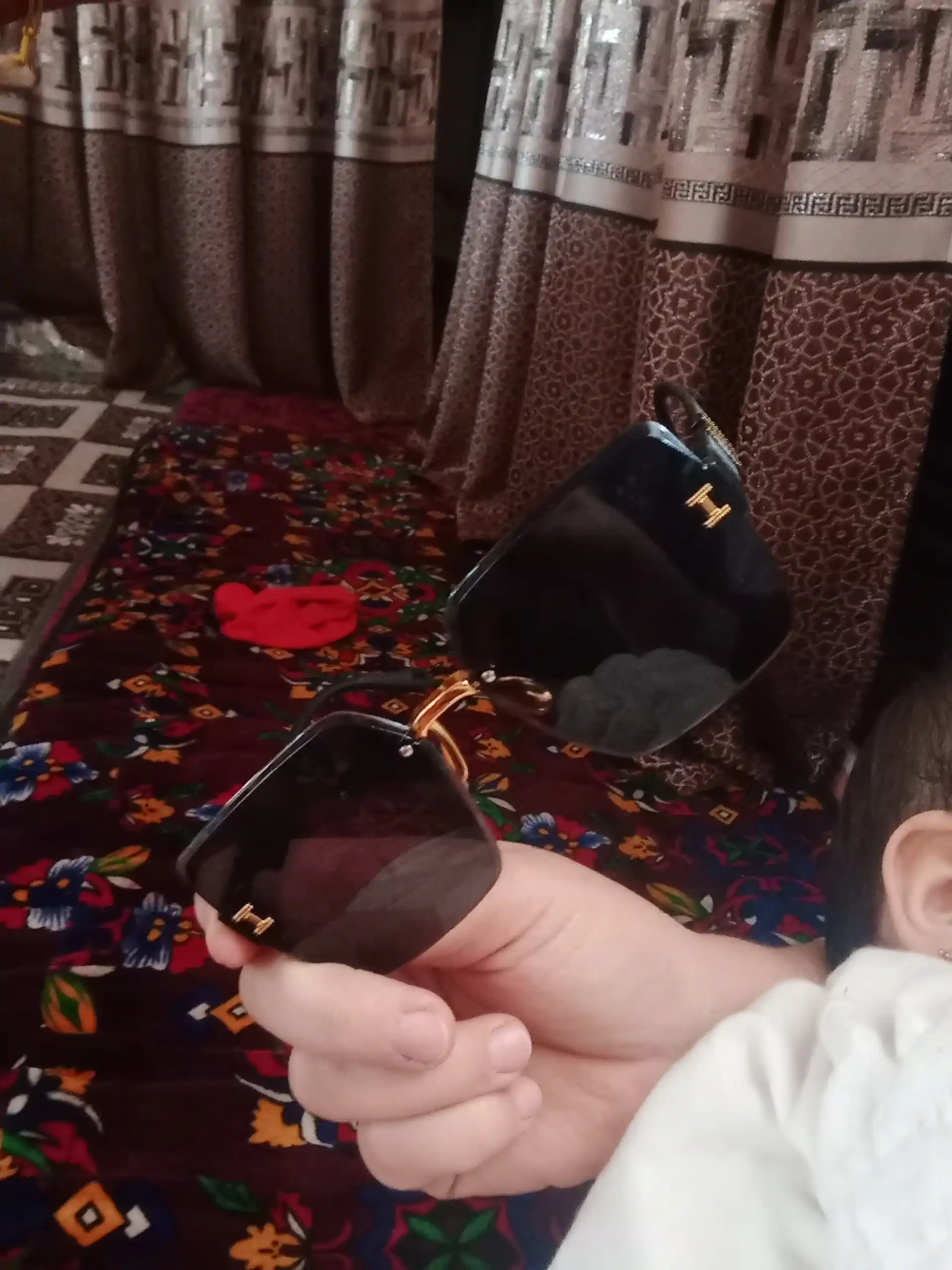 Ayollar quyoshdan himoyalovchi ko‘zoynagi, gradiyentli, UF 400 himoyali va qutblangan