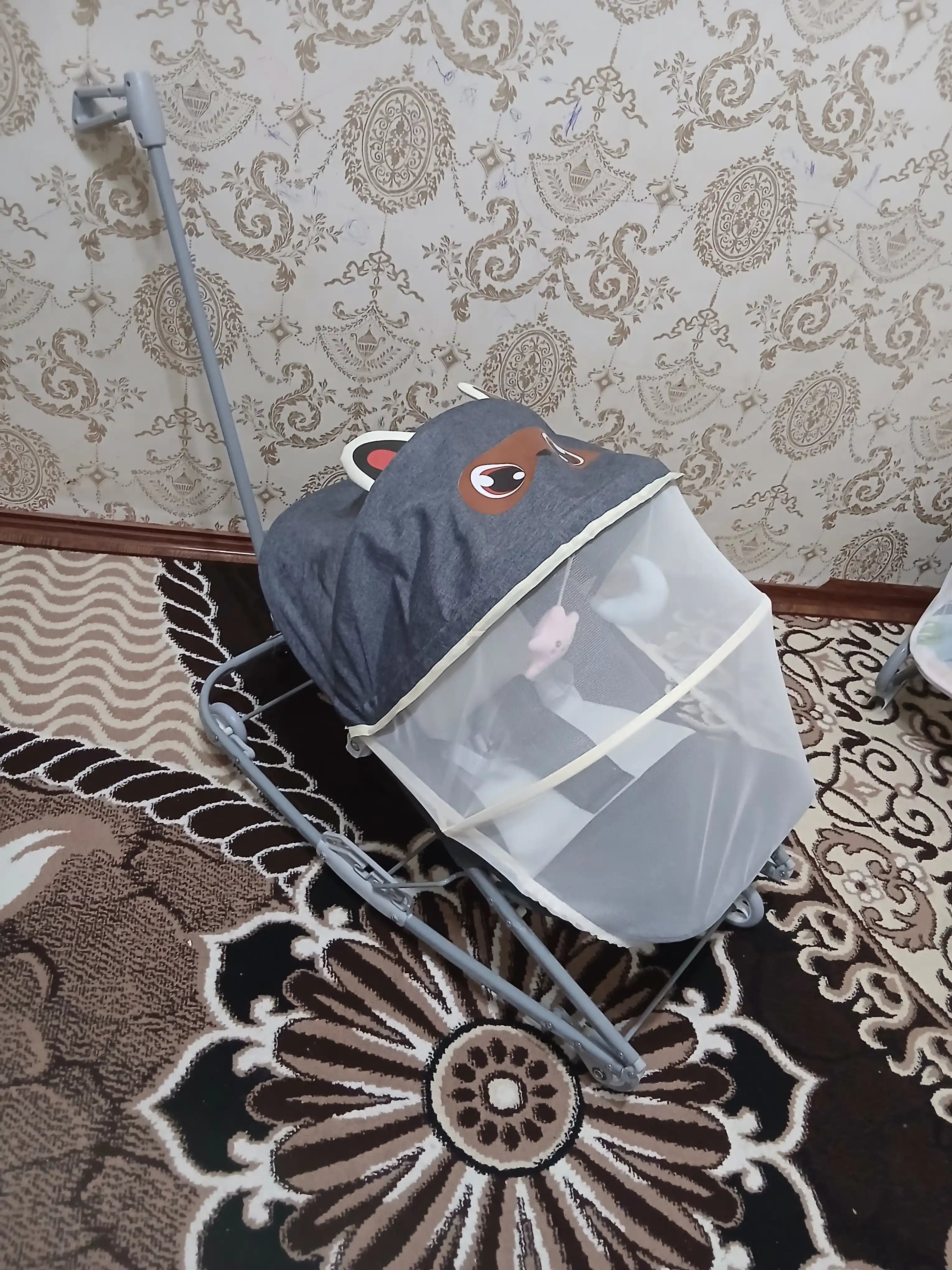 Шезлонг-качалка для новорождённых, с игрушками и защитной москитной сеткой
