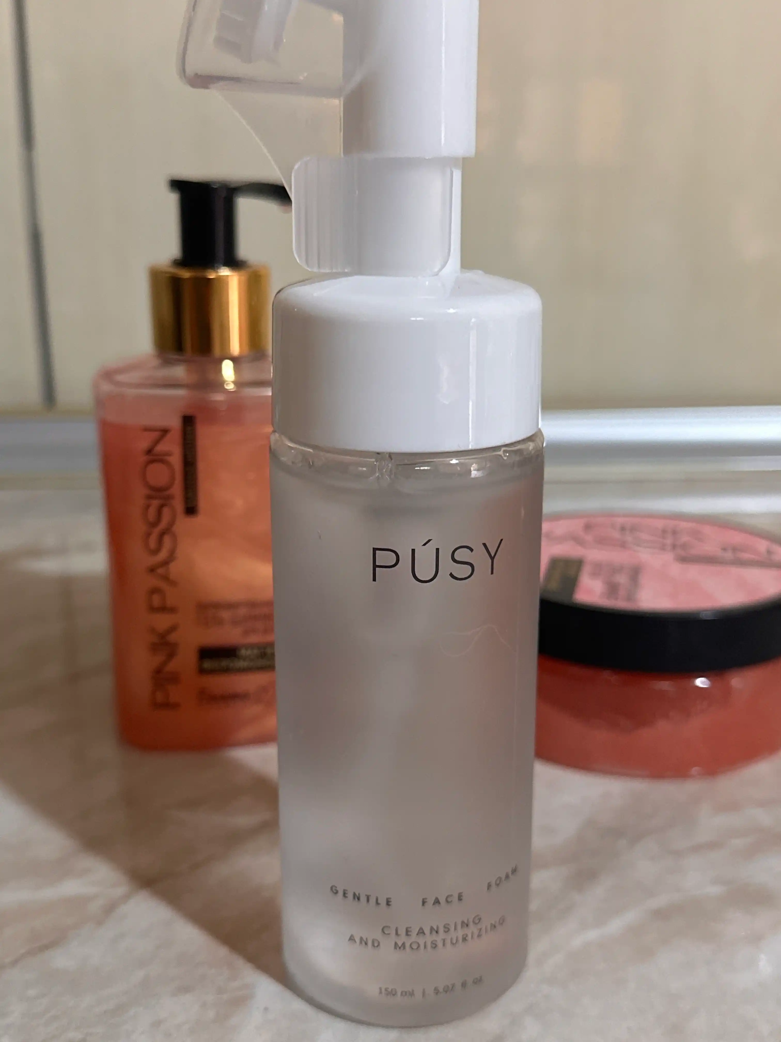 Пенка для умывания лица PUSY, oчищающая, увлажняющая, с массажной щеткой
