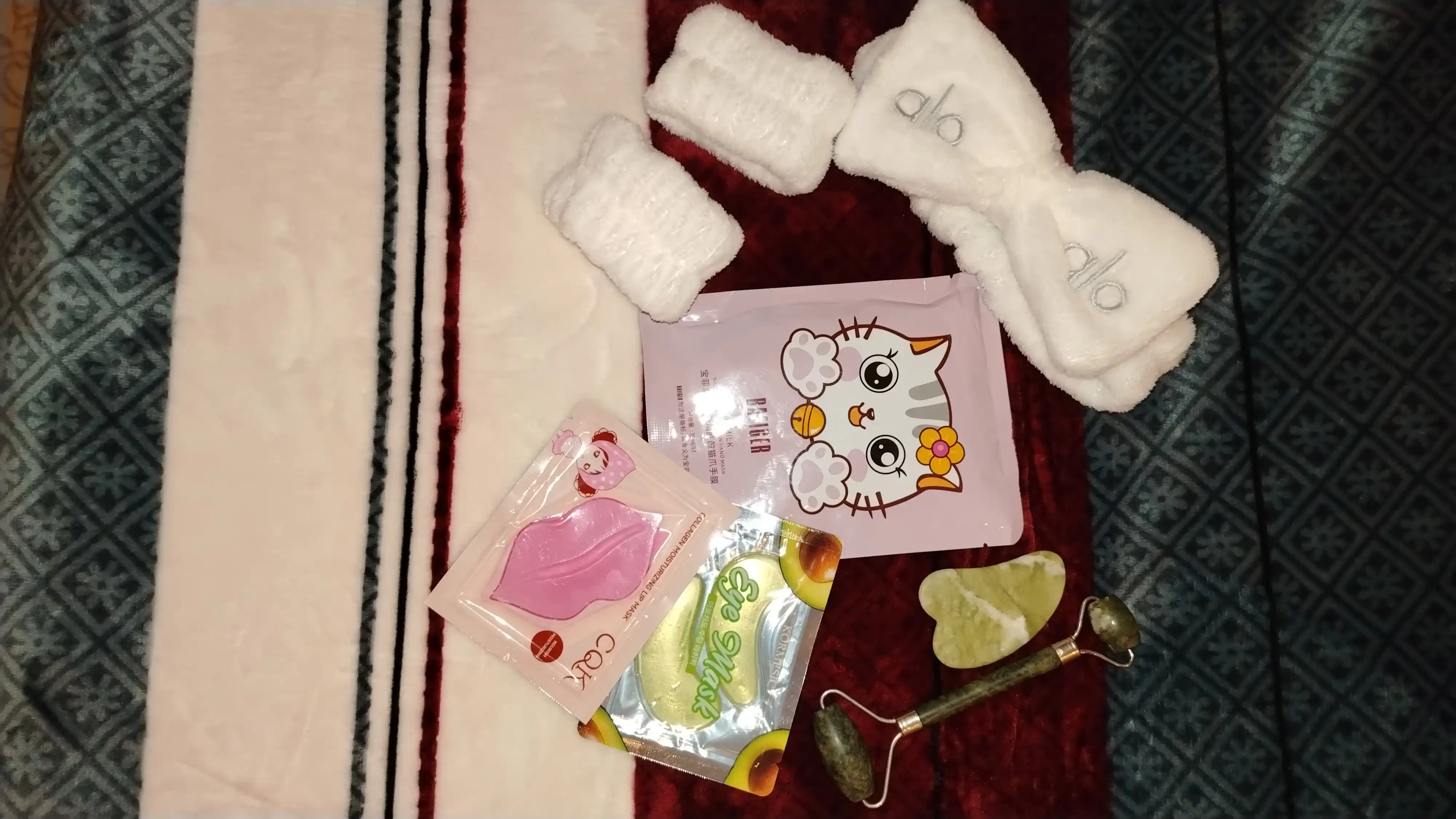 Obodok va yengchalar to‘plami, yuvinish va pardoz uchun mos