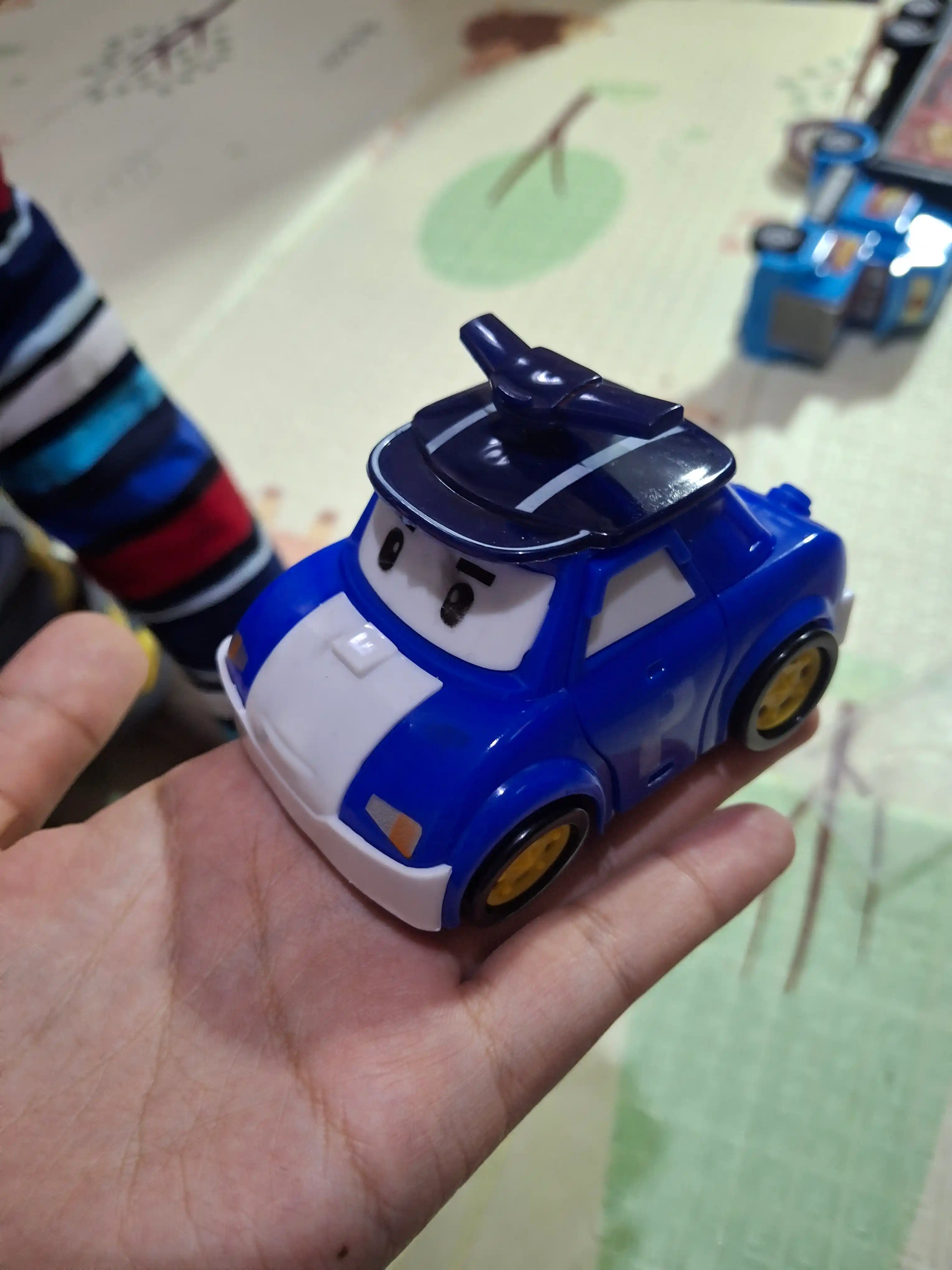 Robot transformer Haley Robocar Poli