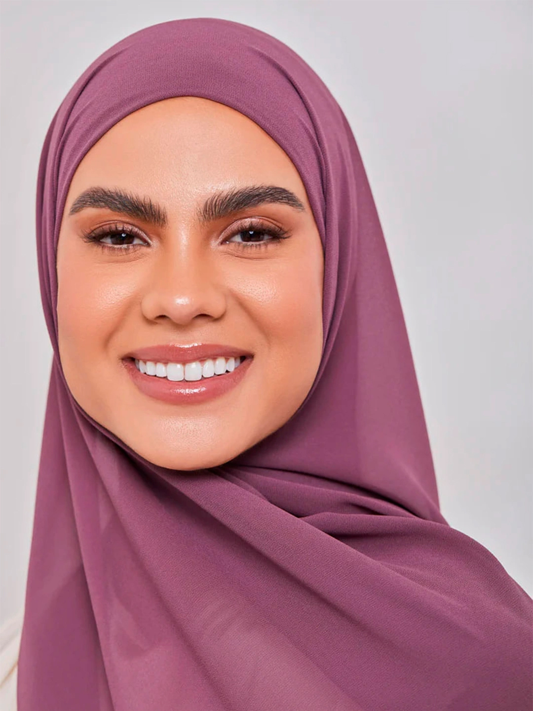 Ayollar sharfi va ro'moli, shifonli, hijob, haj va umra uchun mos