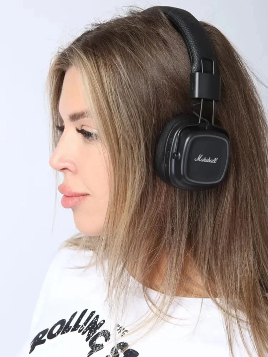 Simsiz Marshall Major IV Bluetooth quloqchinlari, 80 soatgacha ishlaydi
