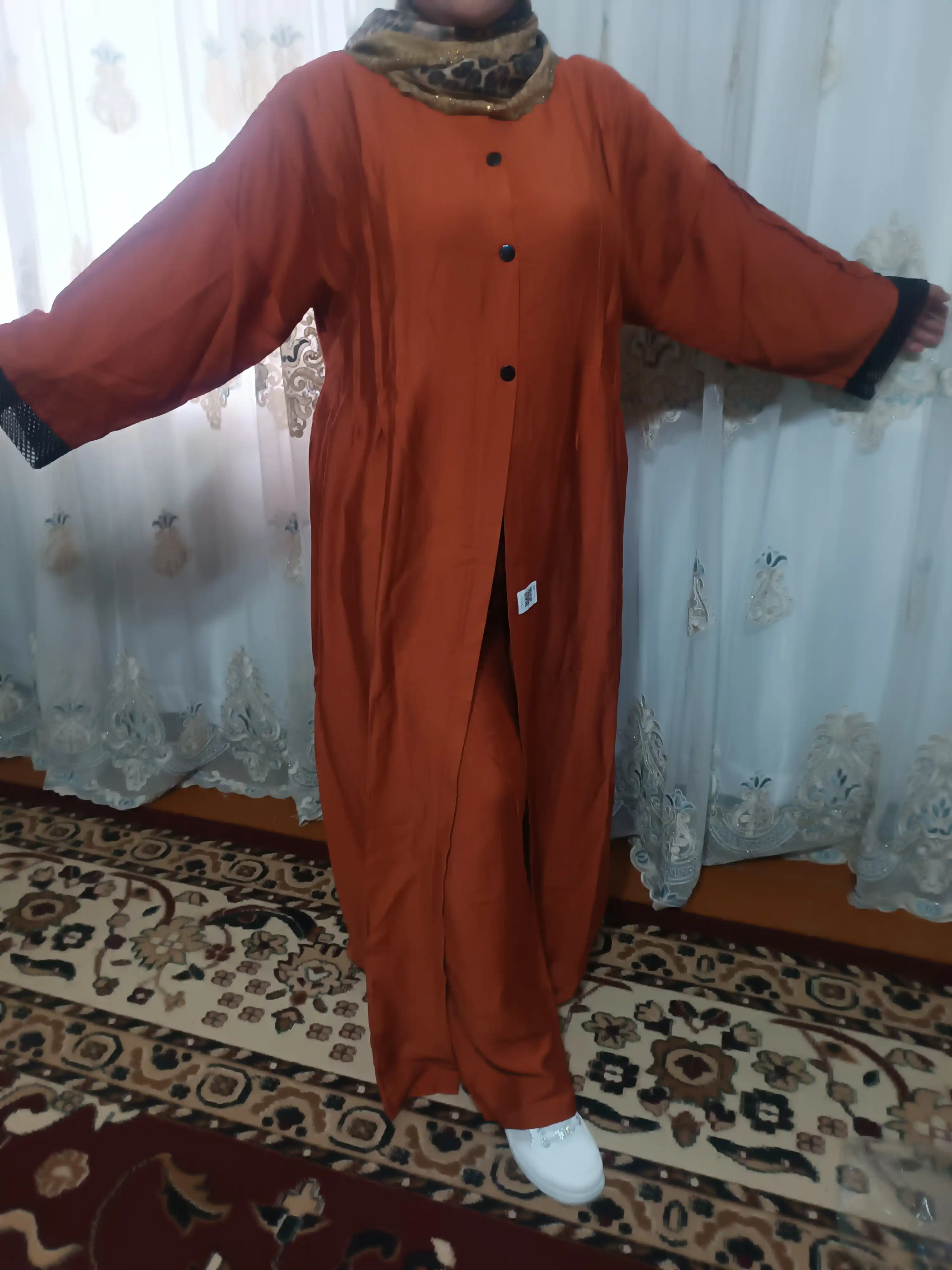 Ayollar abayasi, qo‘sh kostyum, uzun kardigan va shim, hijob kiyimi