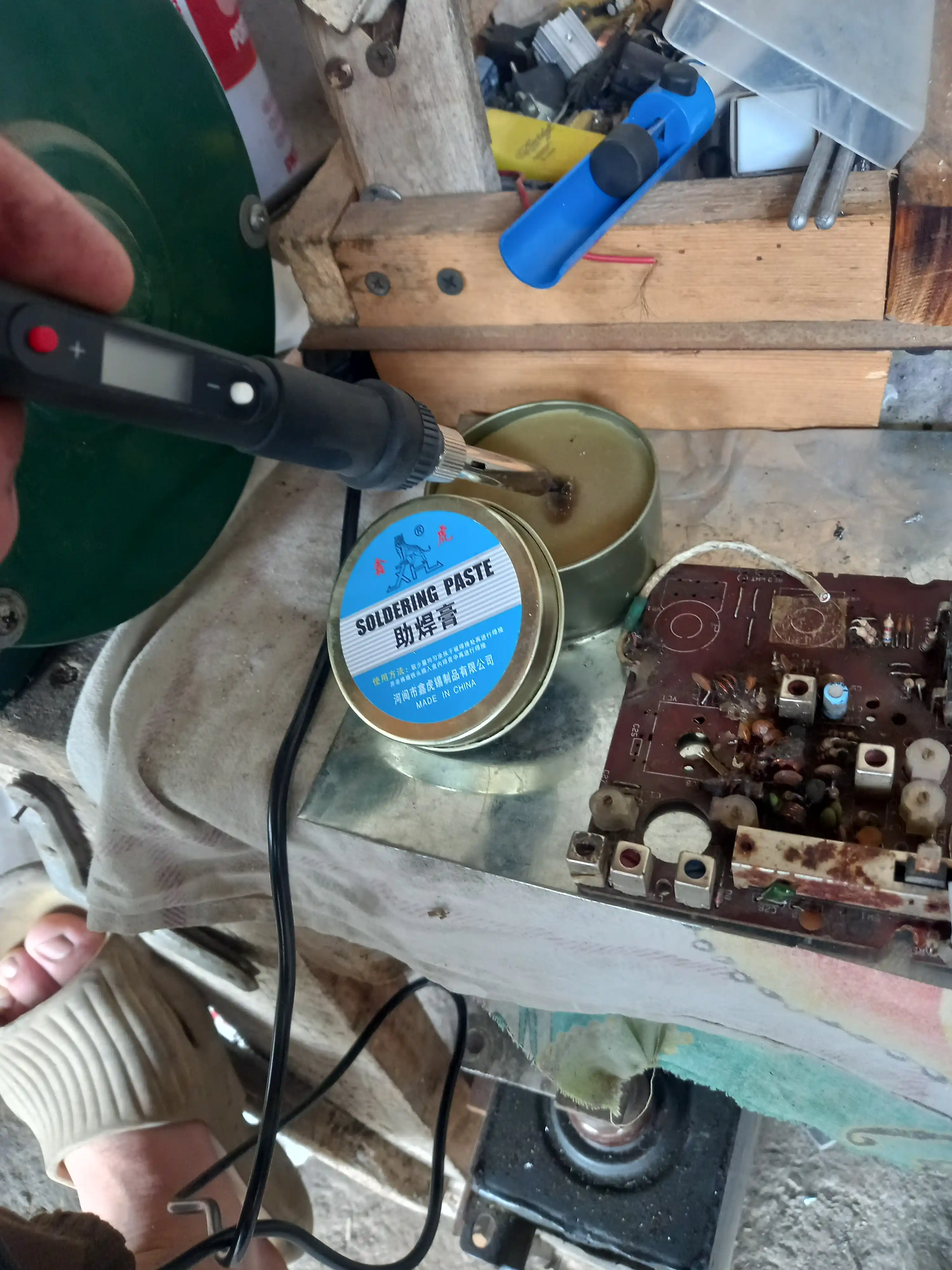 Паяльная паста Solder Paste, 100 гр, для SMD компонентов, чистая пайка канифоль