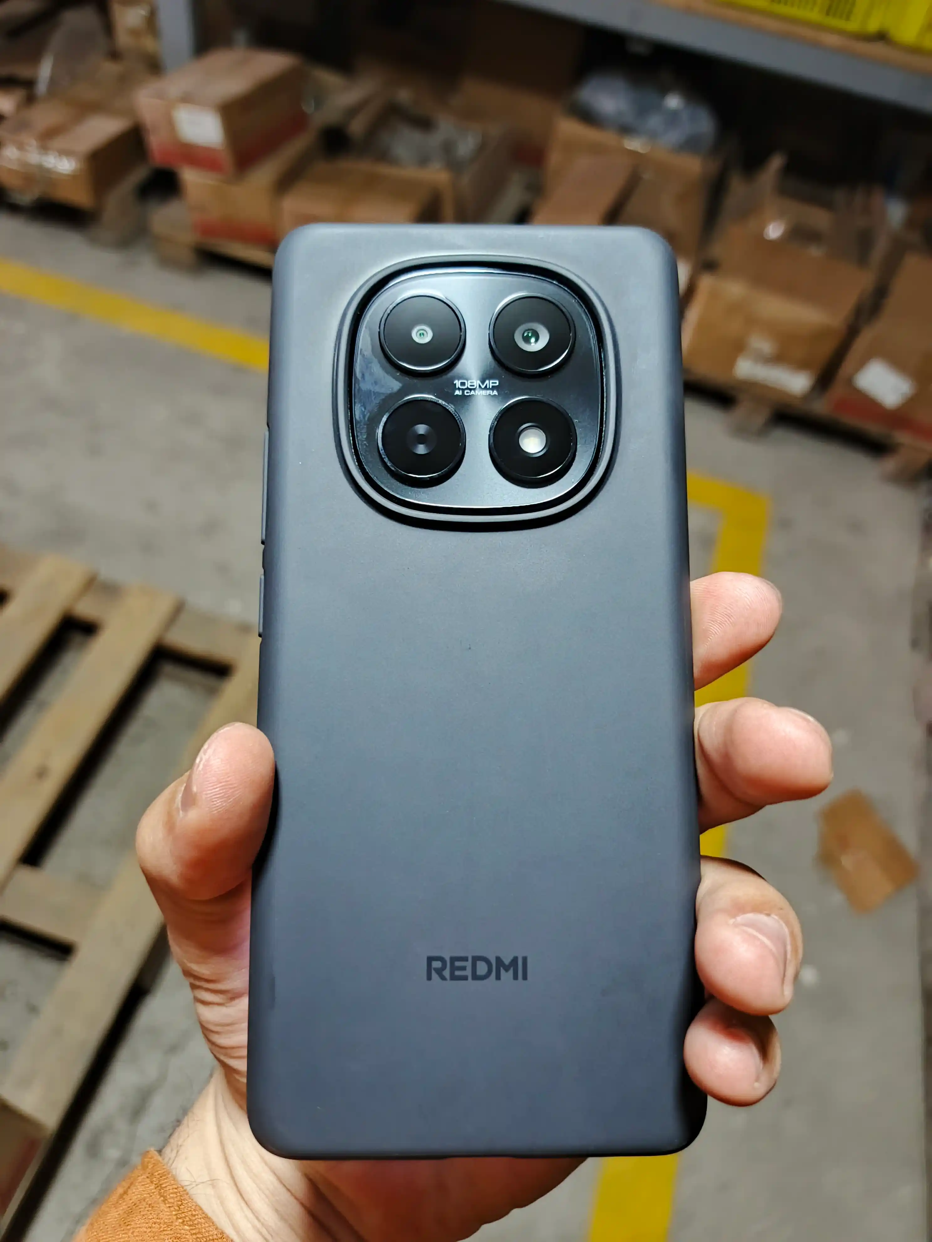 Смартфон Redmi Note 15 8/256, 6000 мАч, 6,77 AMOLED-экран 120 Гц, 108 МП, гарантия 1 год