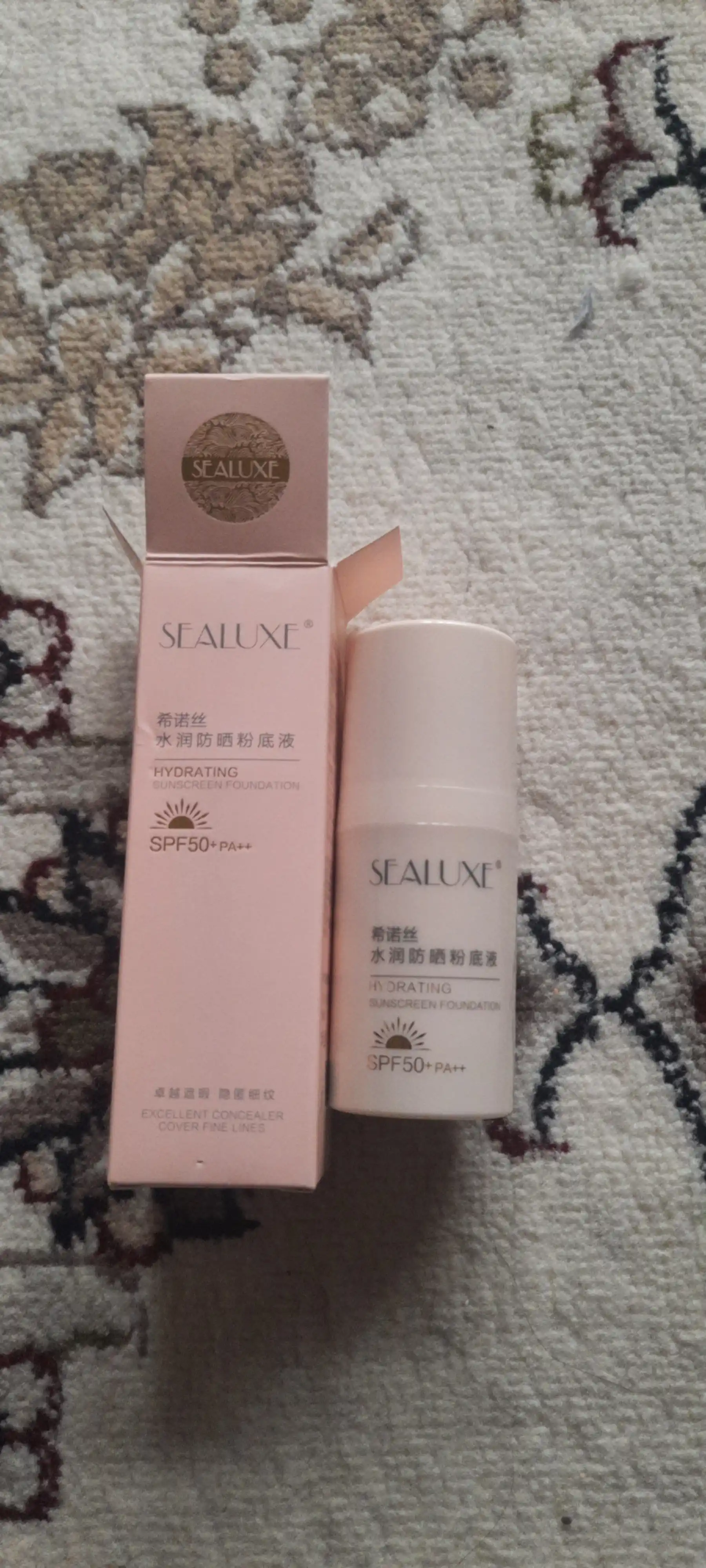 Sealuxe SPF50+ quyoshdan himoyalovchi namlantiruvchi tonal krem