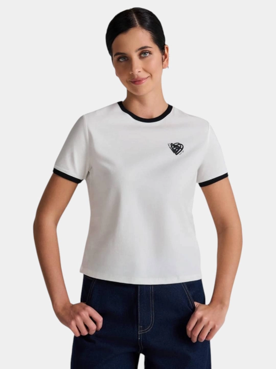 Ayollar futbolkasi - 