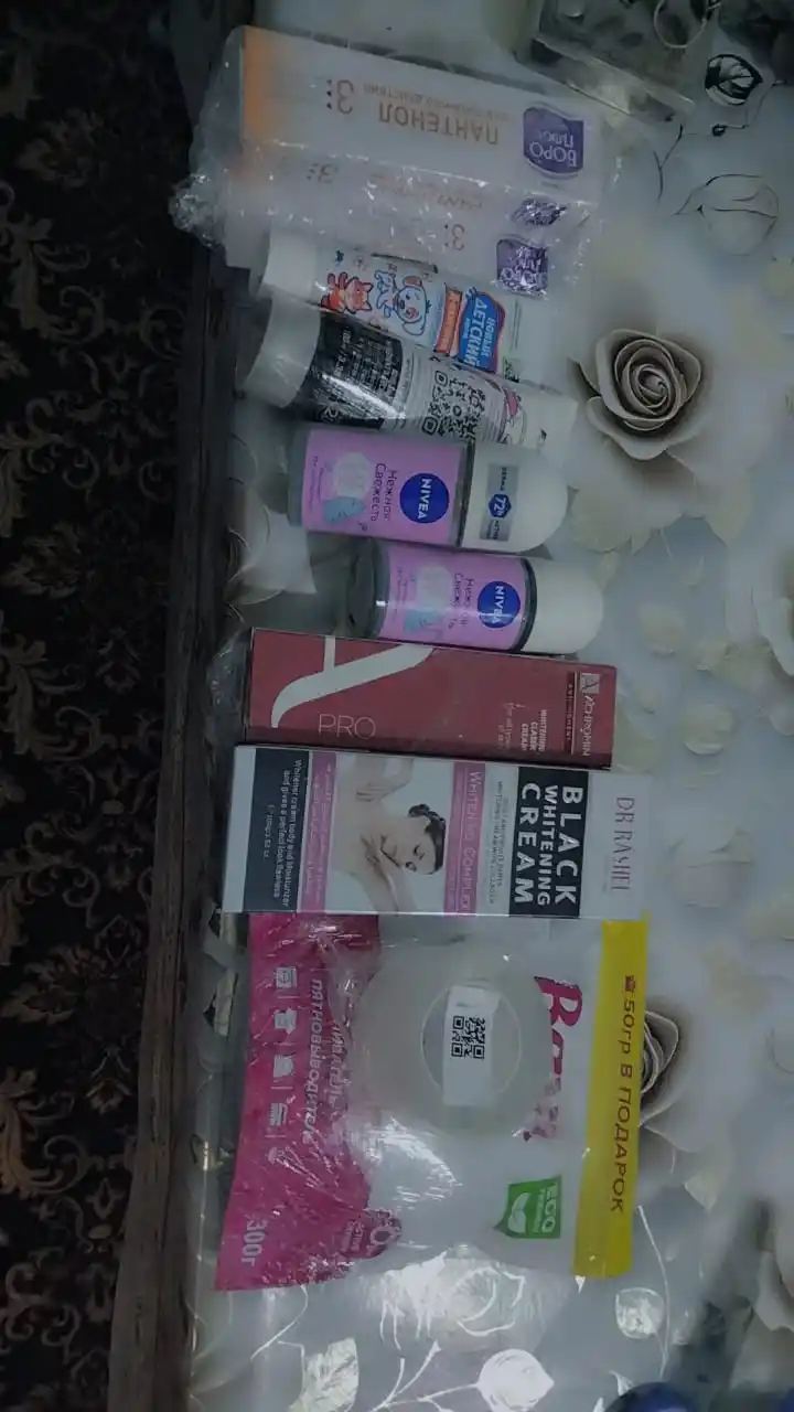 Отбеливающий крем для лица и тела Family Cosmetics, интимных зон, крем от акне, 100 мл