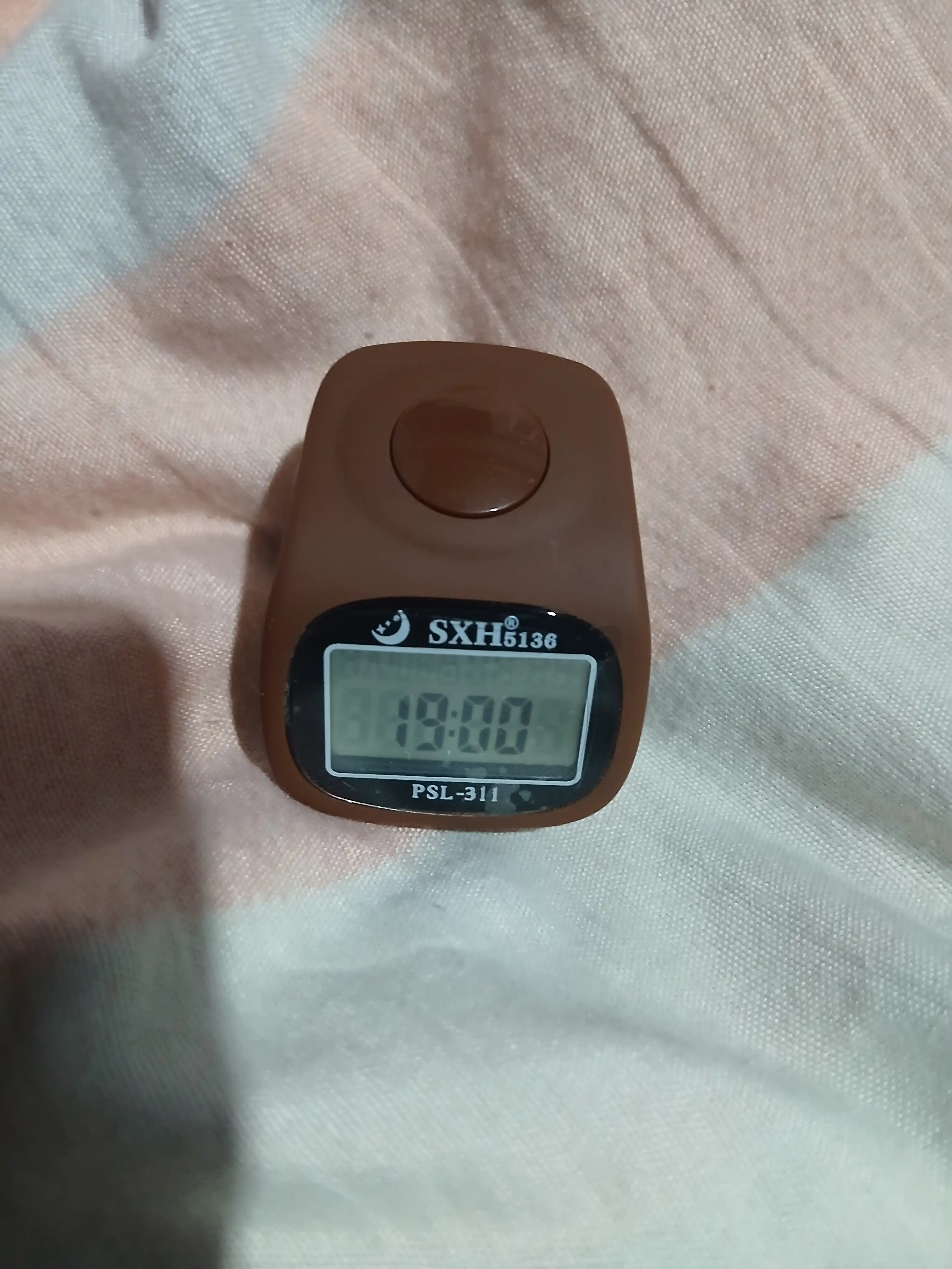 Elektron tasbeh, 8 xotirali, soat, signal va yoritgichli, universal tasmaga ega