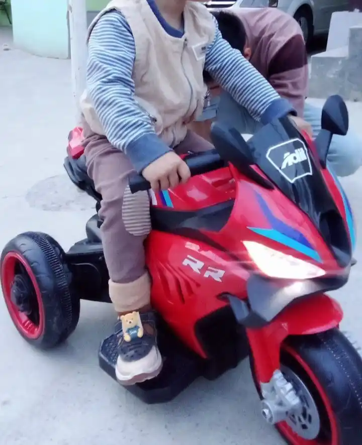 Bolalar elektr transporti-elektromototsikl