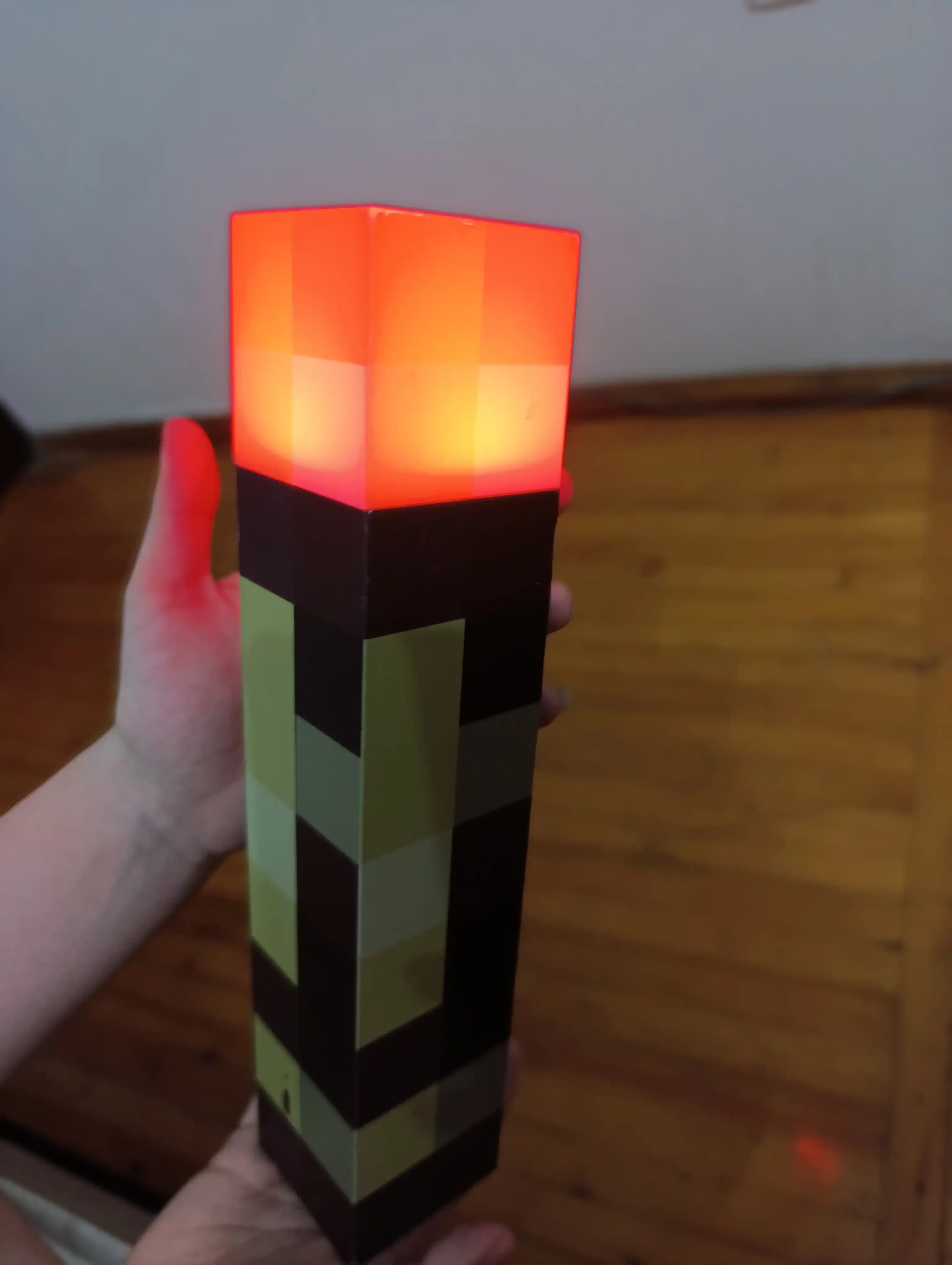 Minecraft LED tungi chiroq-fakel, dekorativ yoritgich maynkraft mario