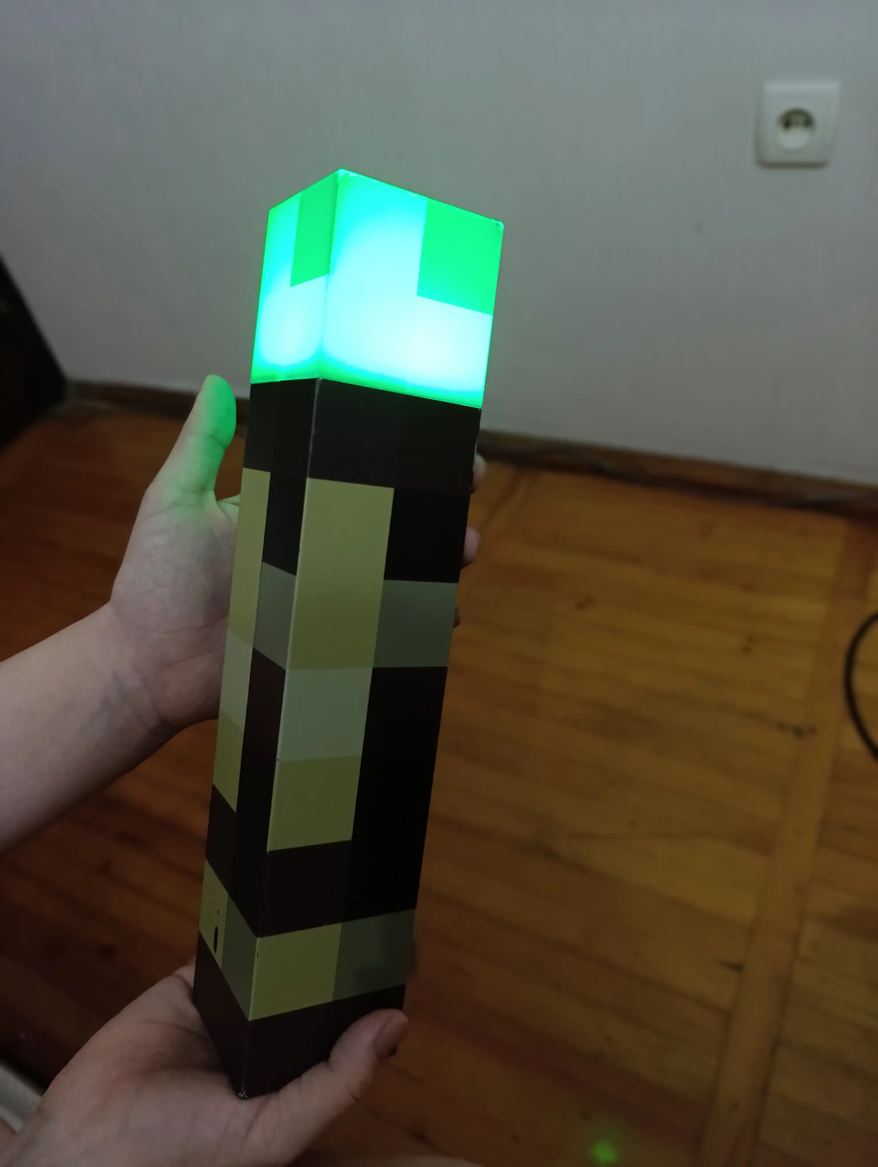 Minecraft LED tungi chiroq-fakel, dekorativ yoritgich maynkraft mario