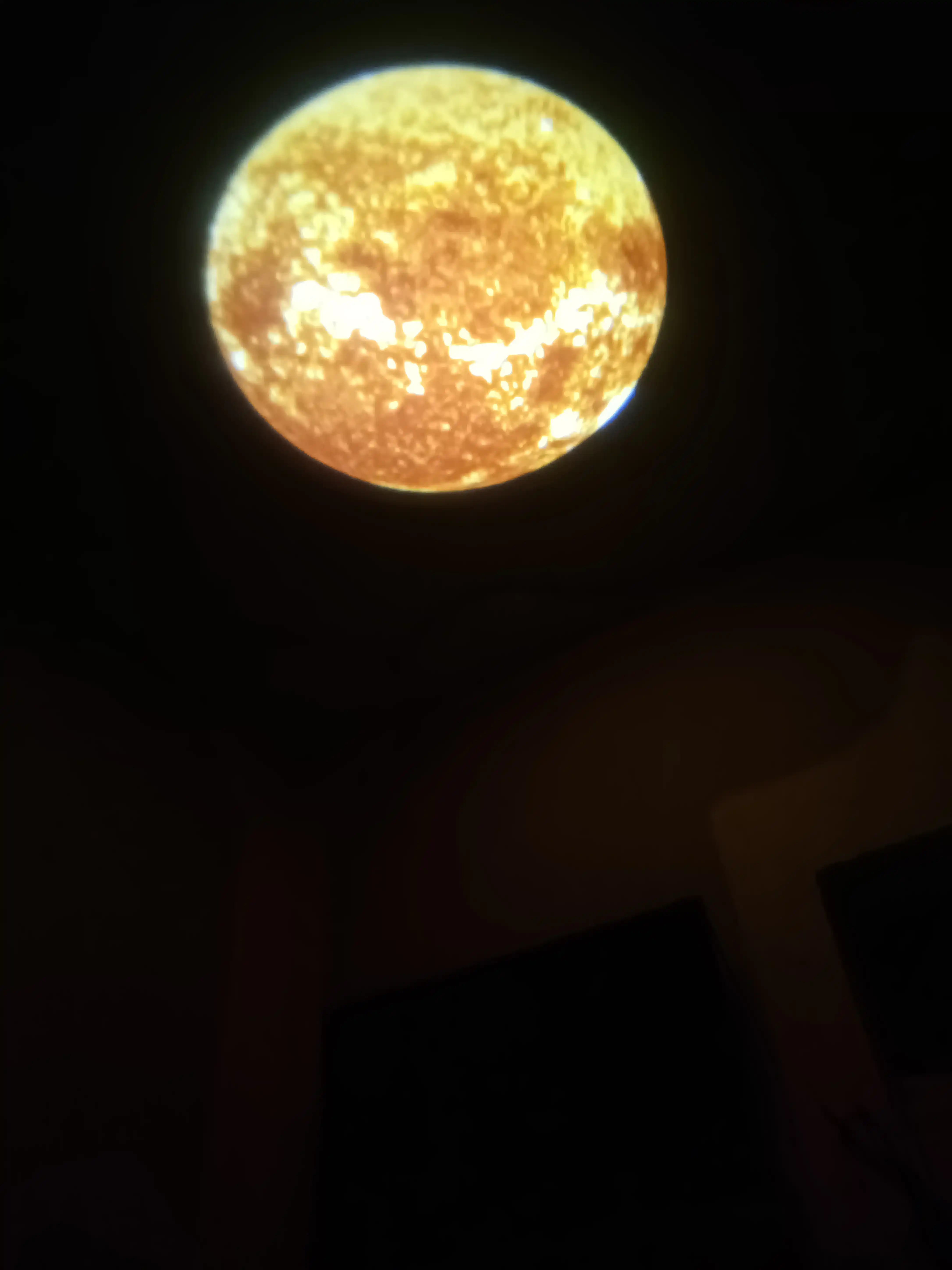 6 ta almashtiriladigan nasadkali PLANETARIUM USB tungi yoritgich-sayyoralar proyektori