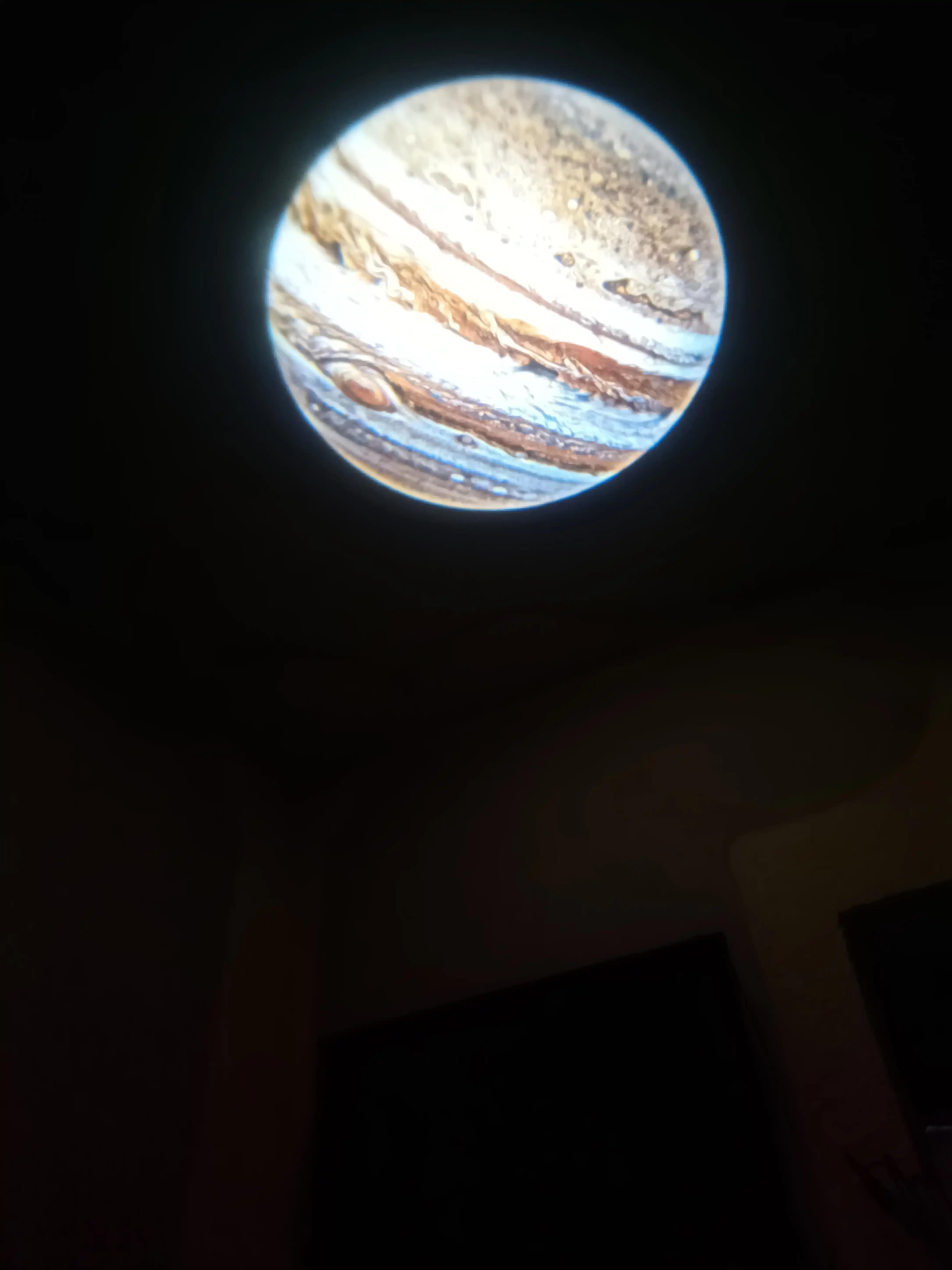 6 ta almashtiriladigan nasadkali PLANETARIUM USB tungi yoritgich-sayyoralar proyektori