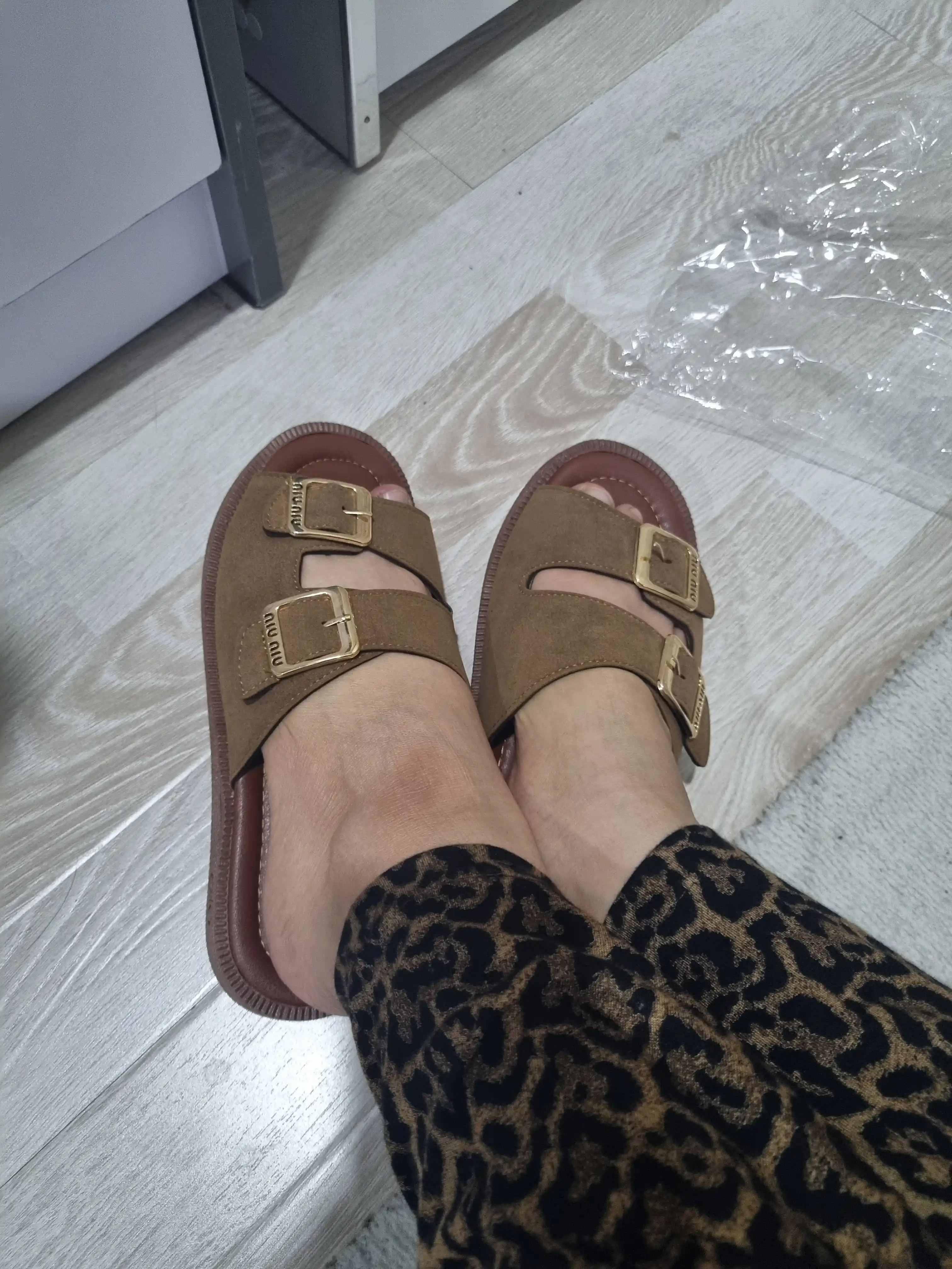 Ayollar yozgi shippaklari, shlepanslar, 36-41 razmerda