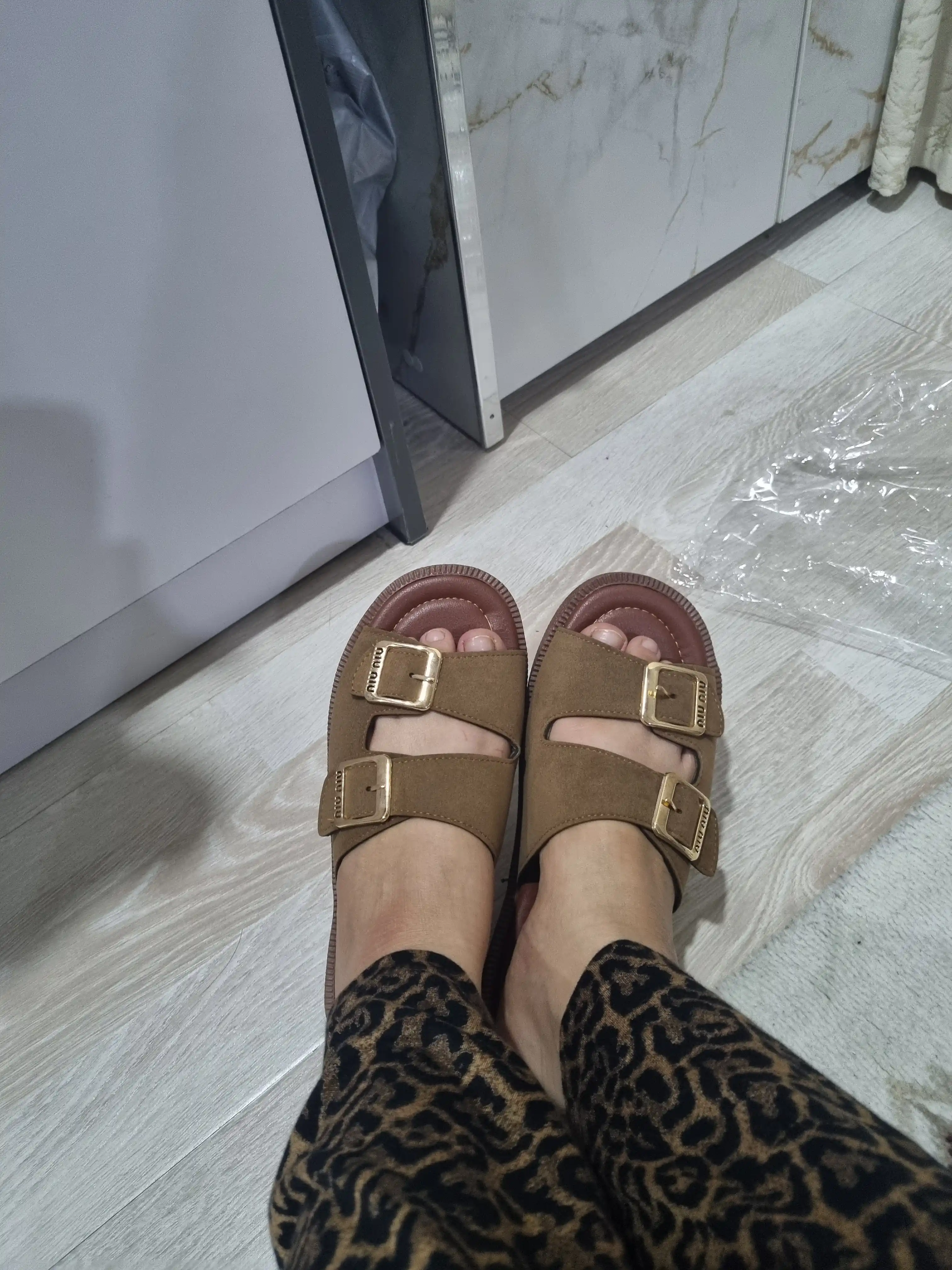 Ayollar yozgi shippaklari, shlepanslar, 36-41 razmerda