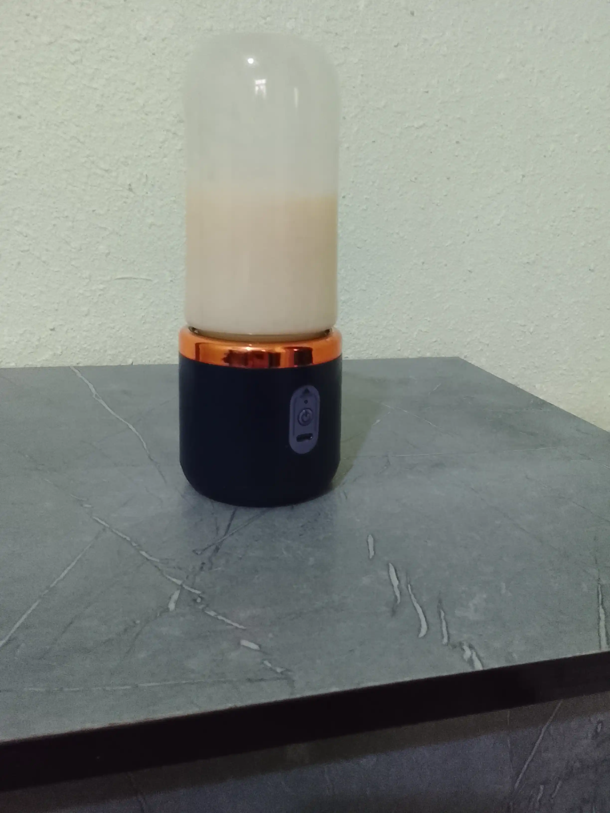 Smuzi va kokteyllar uchun simsiz mini blender, portativ