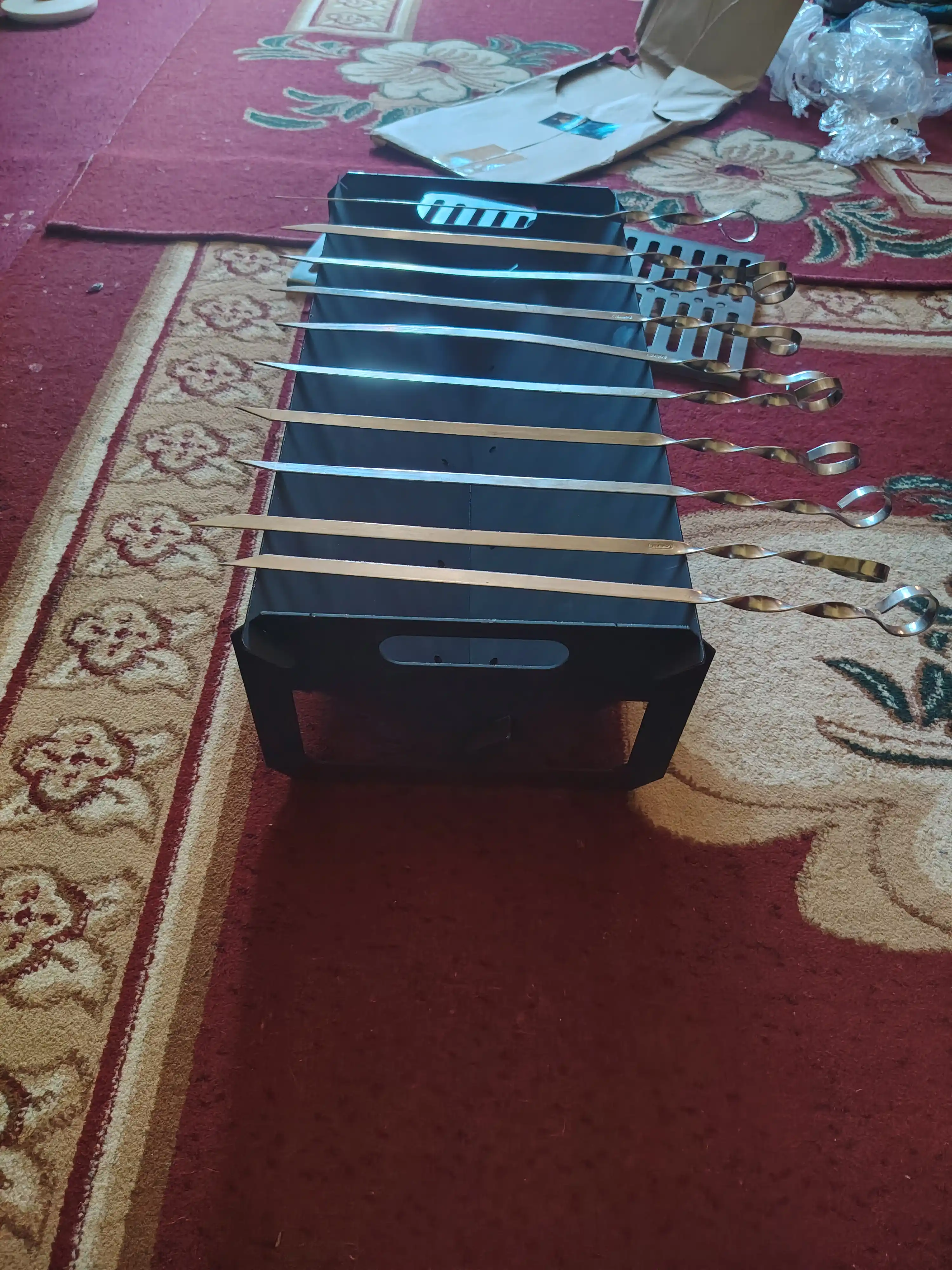 Mangall yig'iladigon, barbikyu setkasi bilan