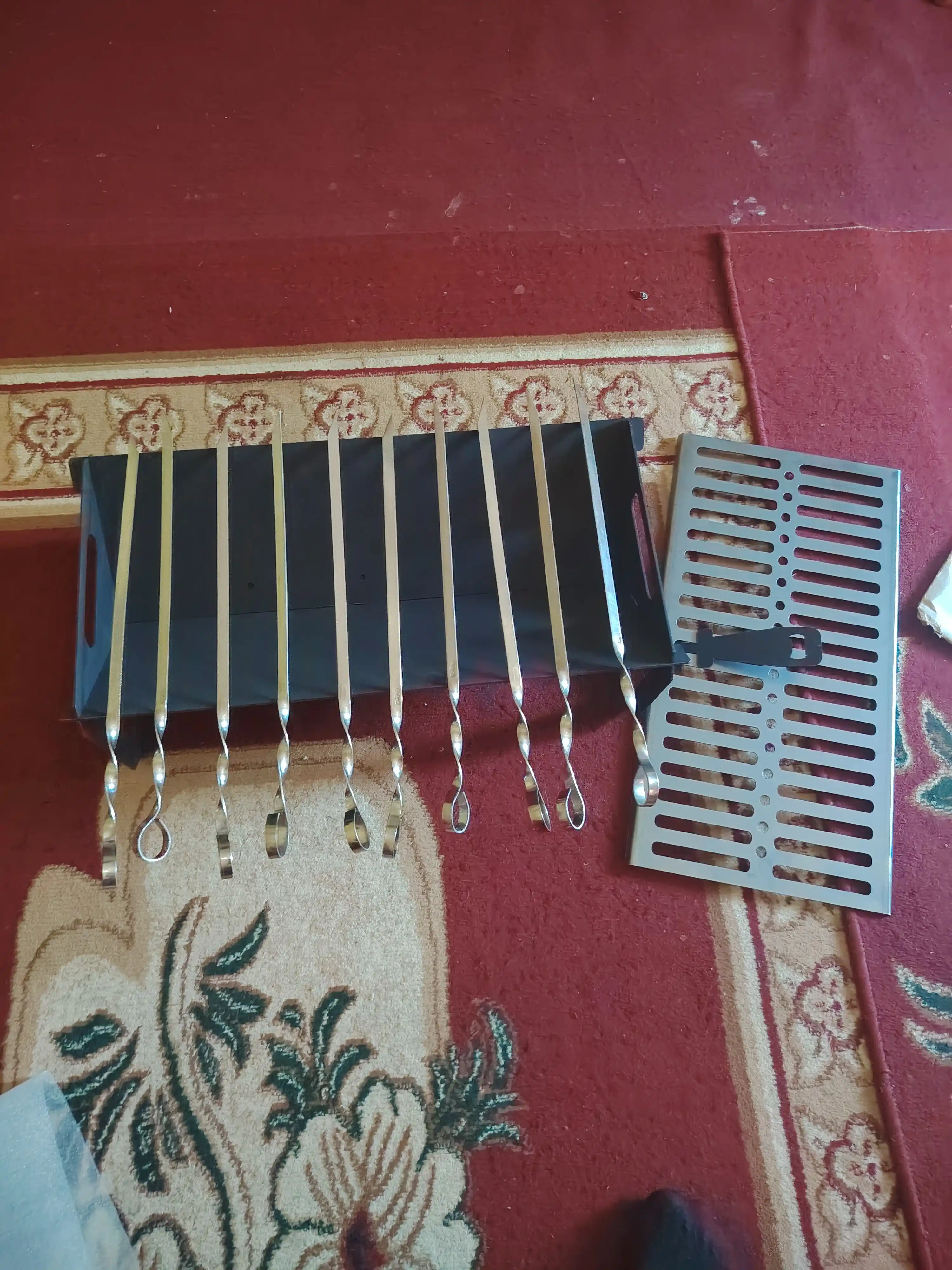 Mangall yig'iladigon, barbikyu setkasi bilan