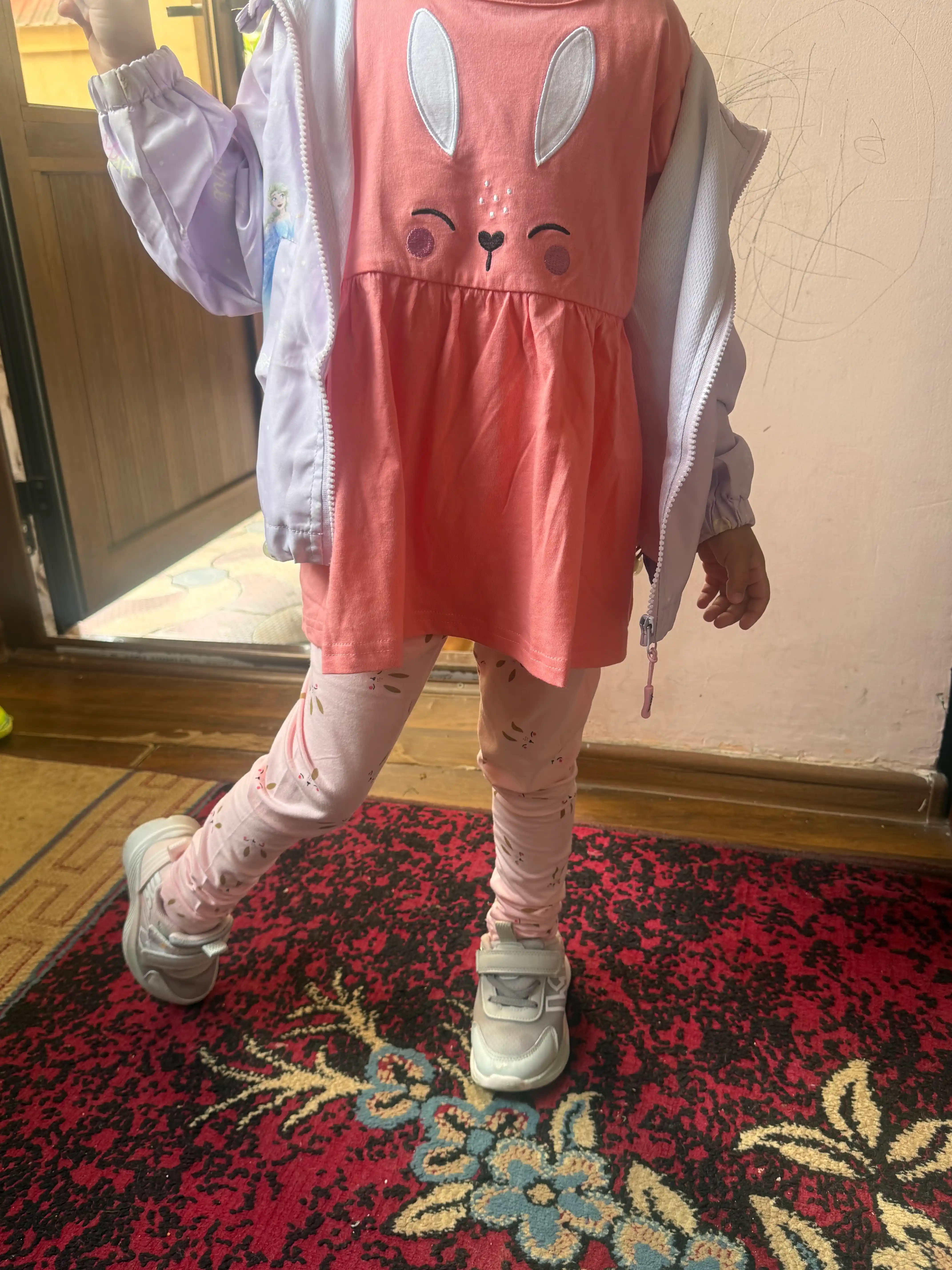 Qiz bolalar uchun to‘plam: futbolka va leggins, 2 qismli libos